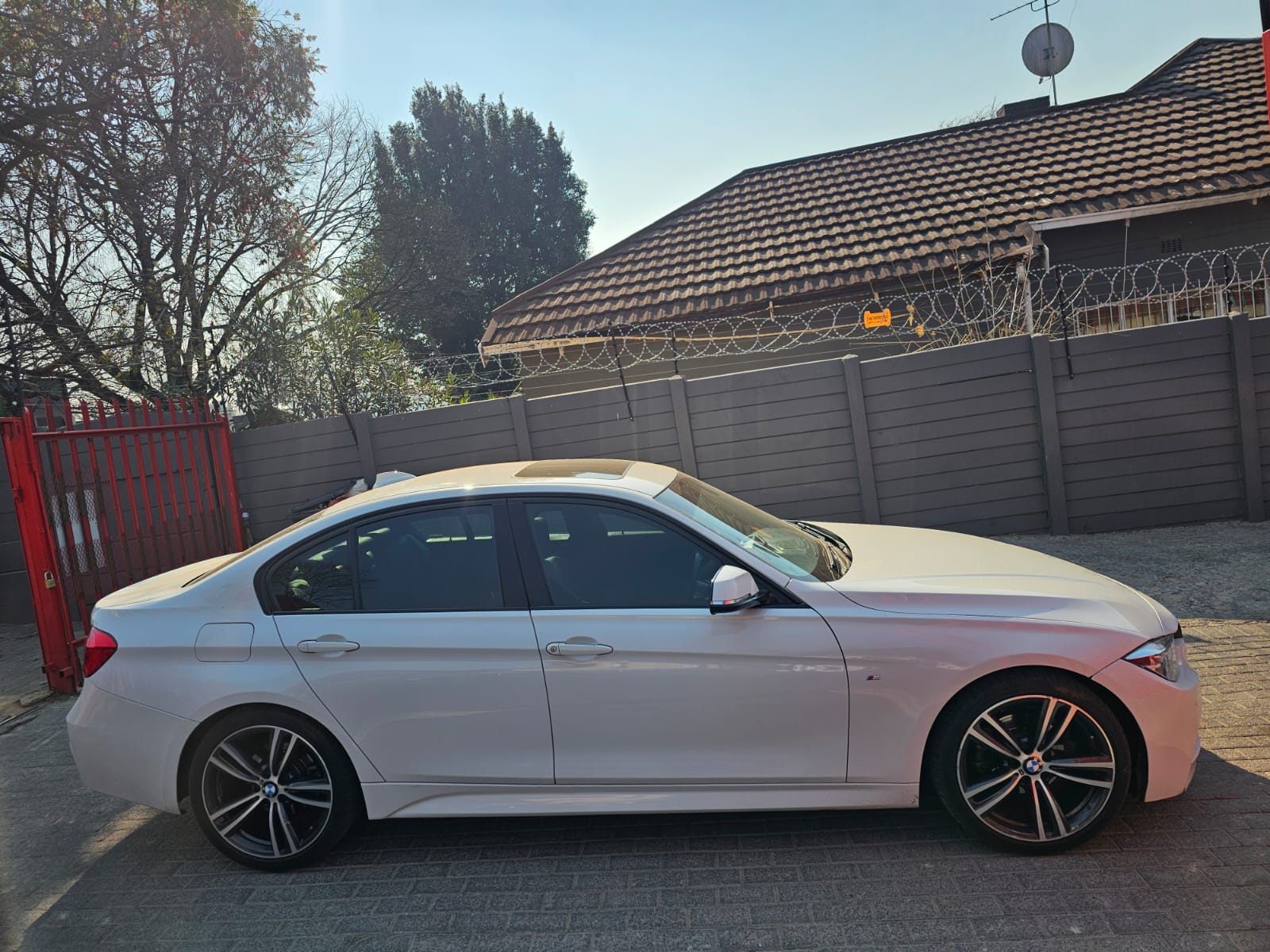 2017 BMW 3 Series 320i