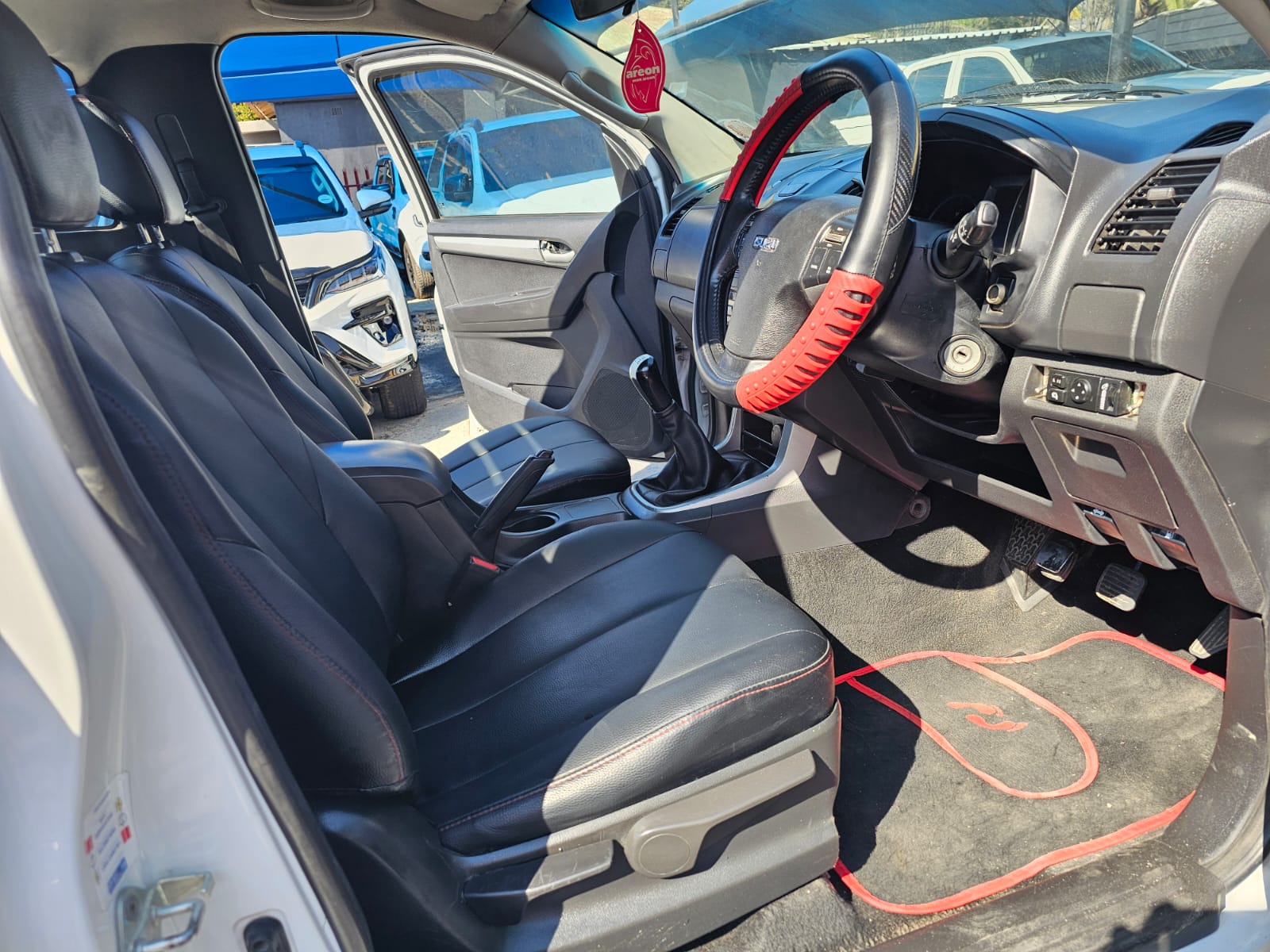 2015 Isuzu D-Teq KB300