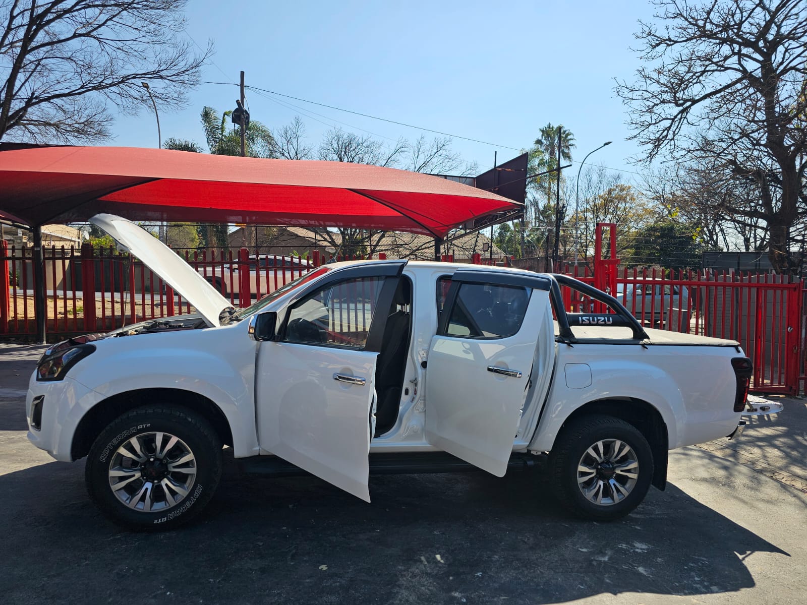 2017 Isuzu D-Teq KB300