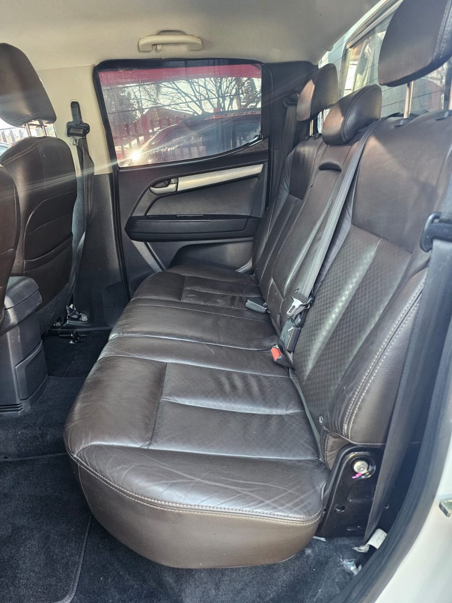 2014 Isuzu KB KB300