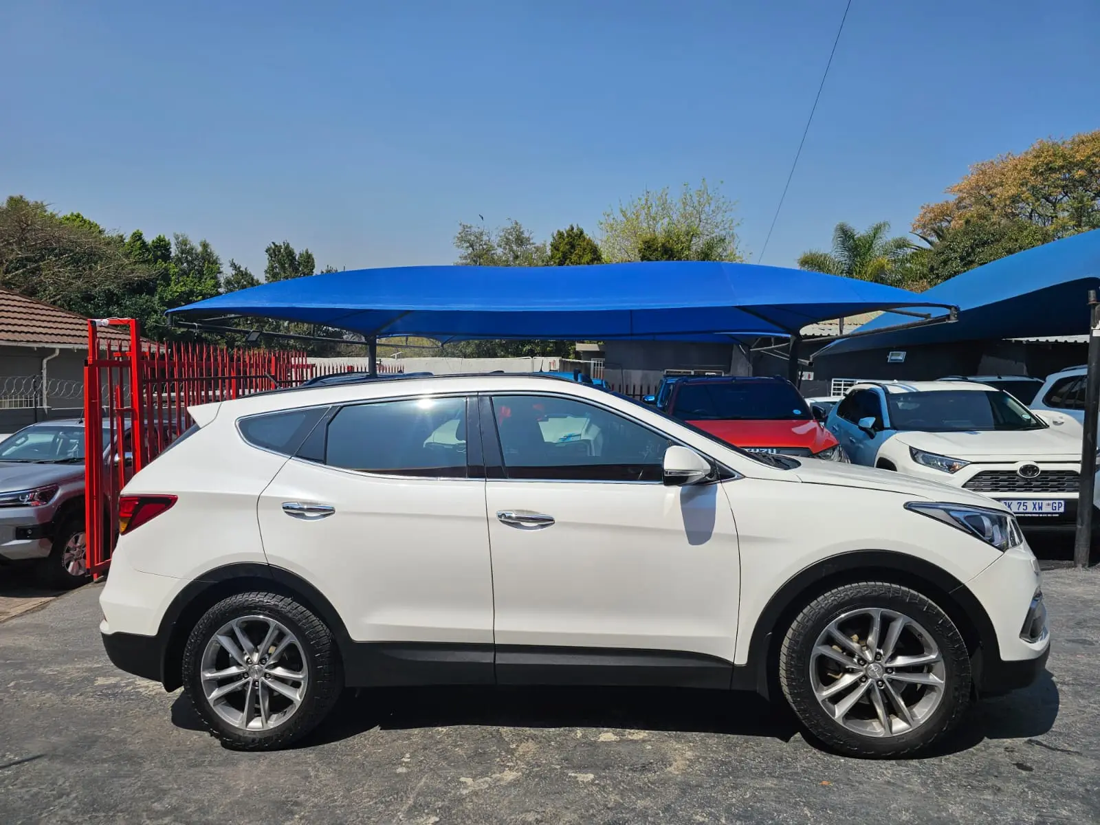 2016 Hyundai Santa Fe 2.2CRDi - Image 1