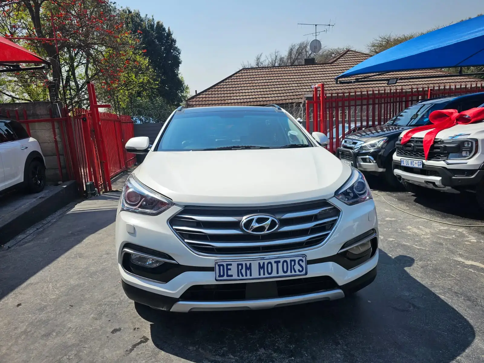 2016 Hyundai Santa Fe 2.2CRDi - Image 1