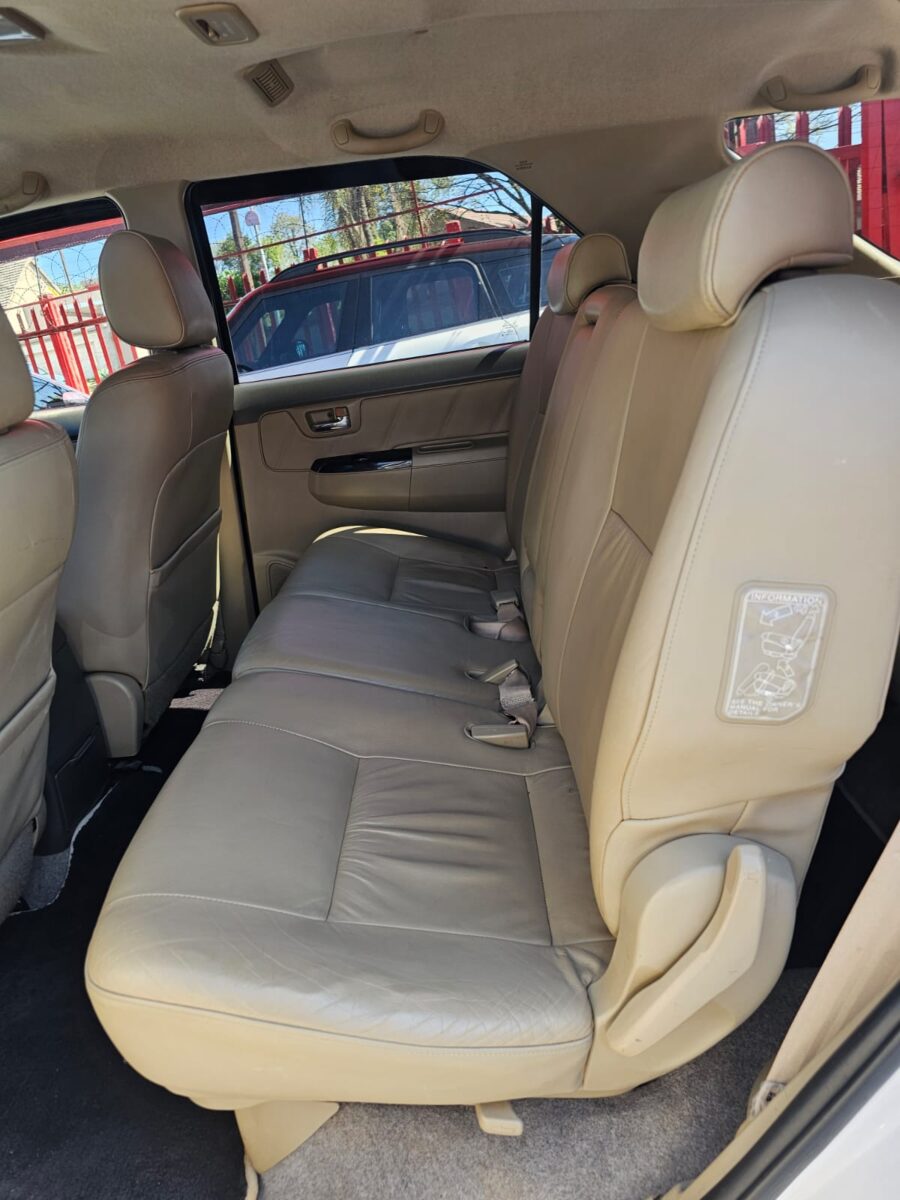 2013 Toyota Fortuner 3.0 D4D - Image 15