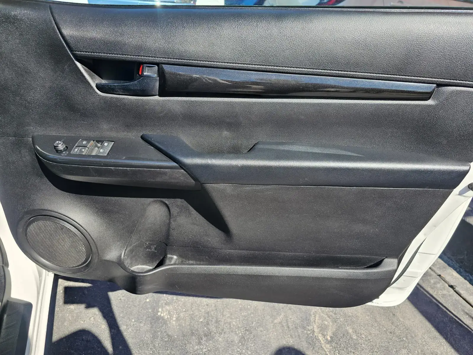 2017 Toyota Hilux 2.4GD - Image 13