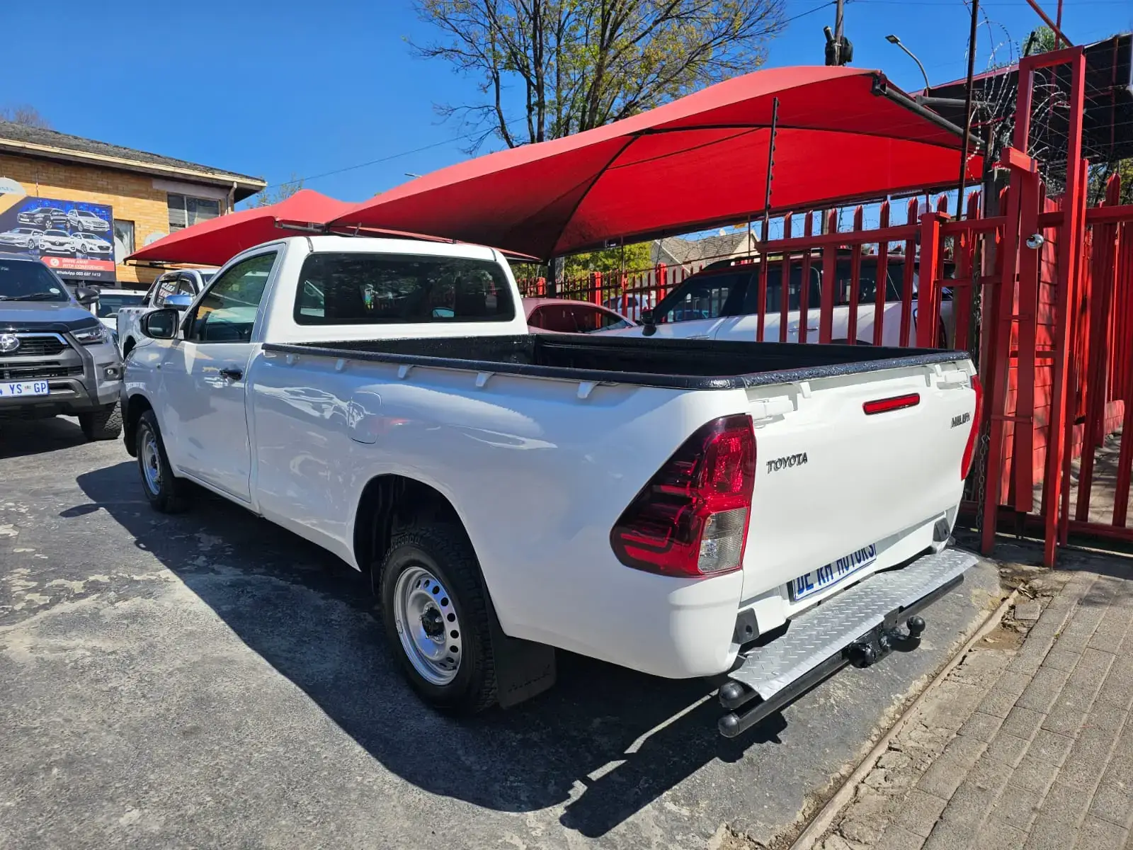 2017 Toyota Hilux 2.4GD - Image 10