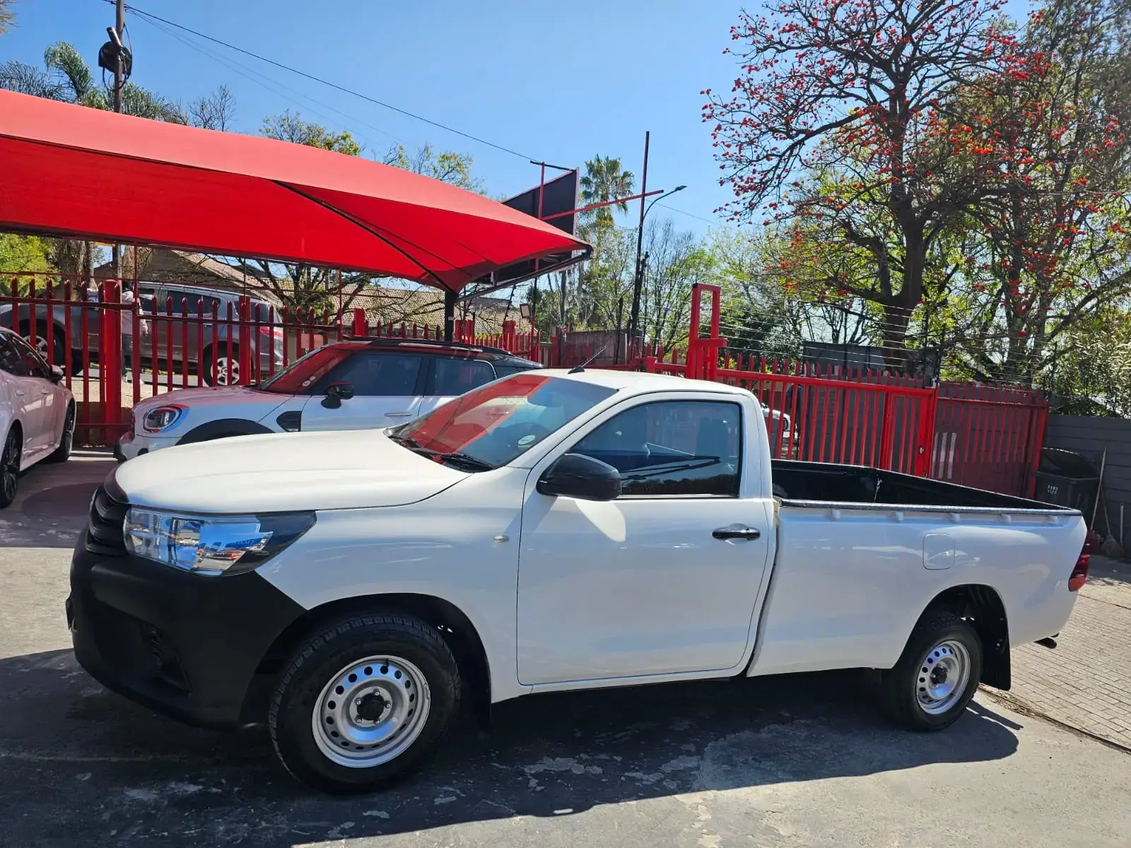 2017 Toyota Hilux 2.4GD - Image 5