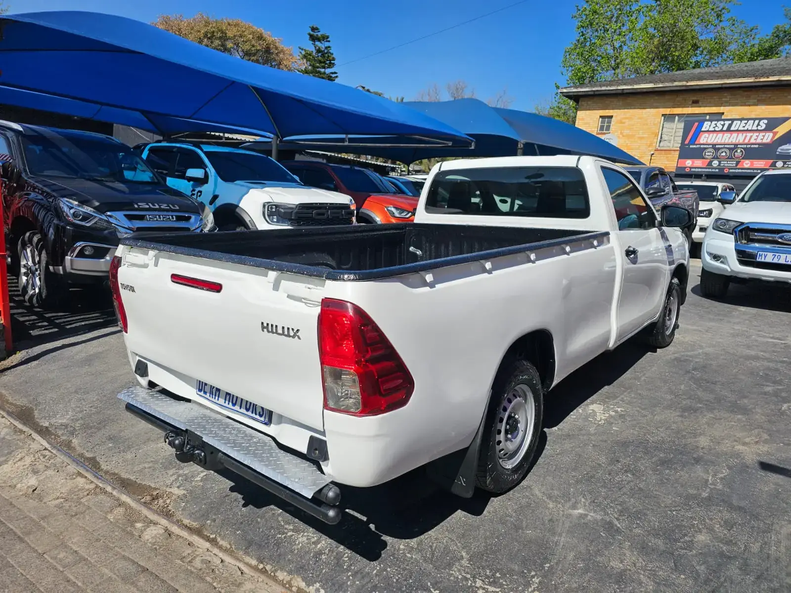 2017 Toyota Hilux 2.4GD - Image 7
