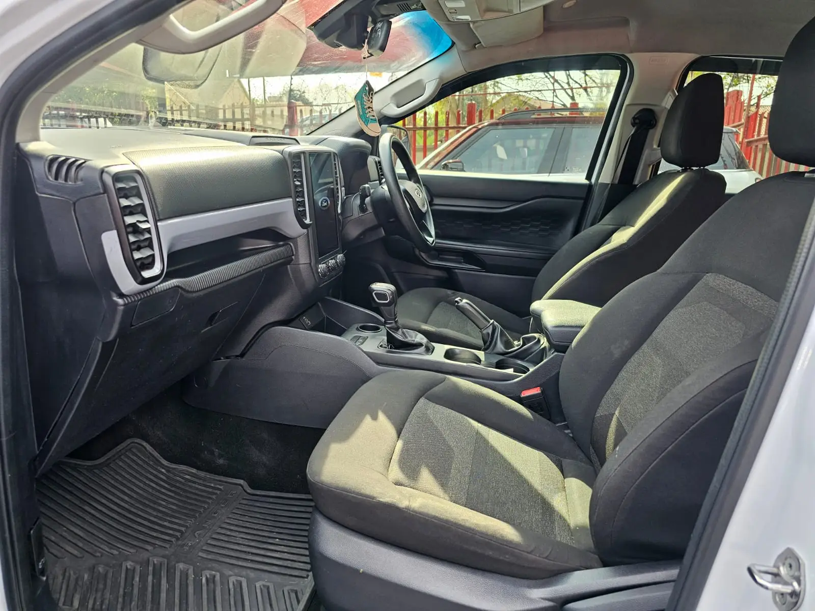 2017 Ford Ranger 2.0XL - Image 12