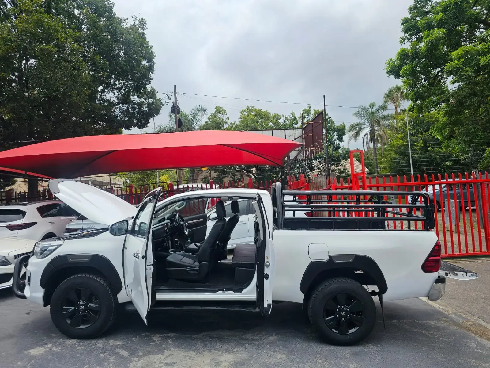 2018 Toyota Hilux 2.8GD-6 - Image 17