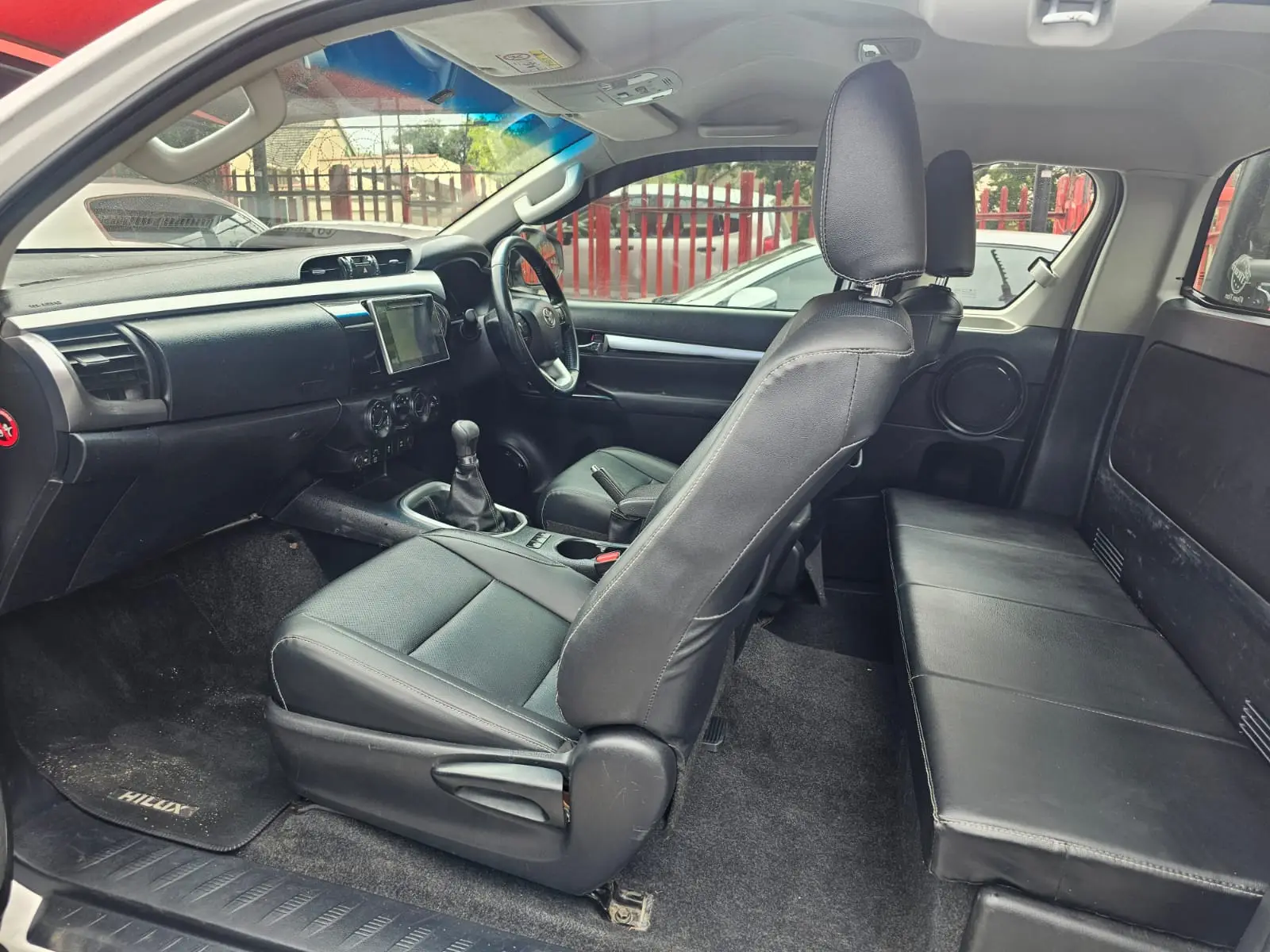 2018 Toyota Hilux 2.8GD-6 - Image 13