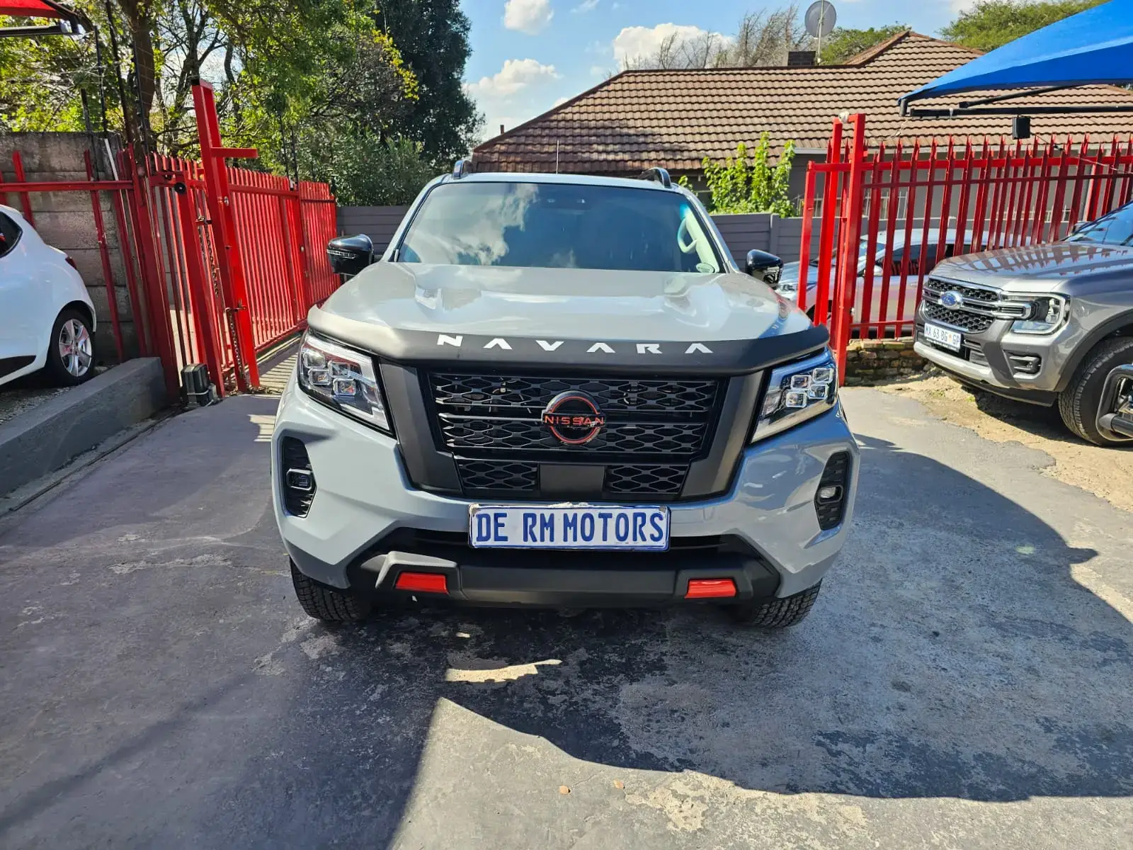 2025 Nissan Navara 2.5DDTi Double Cab PRO-2X - Image 1