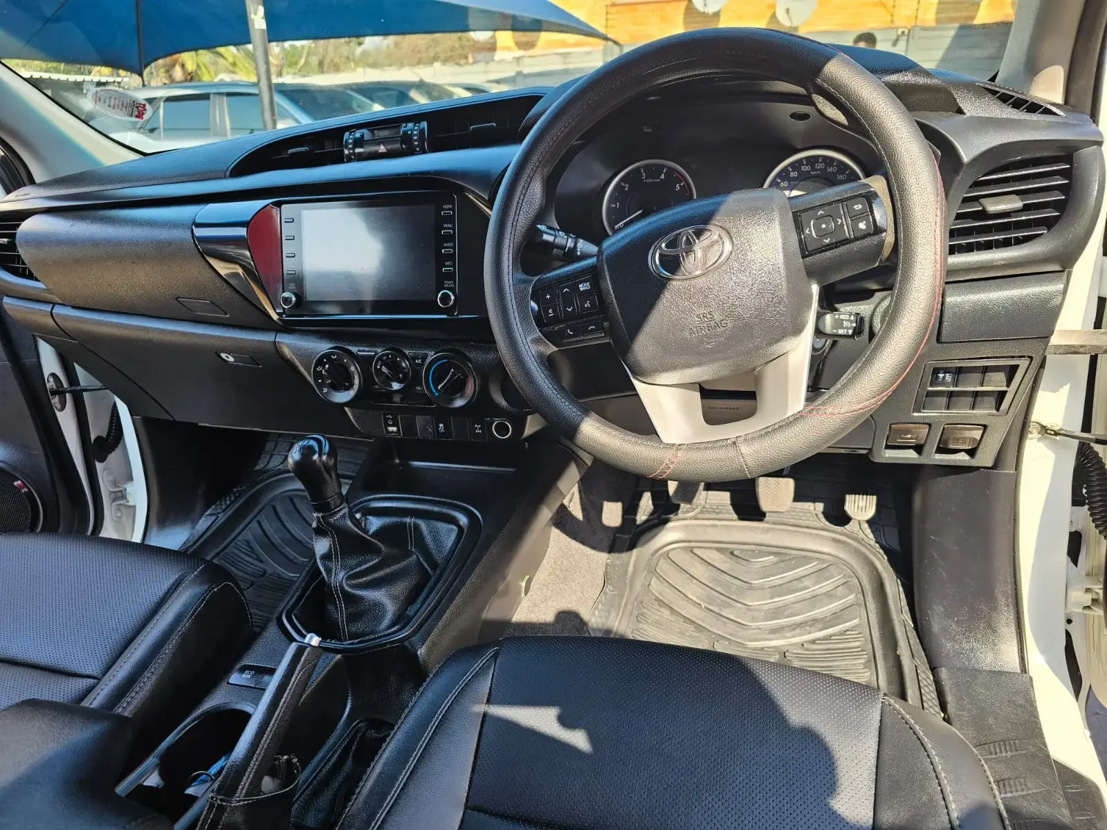 2020 Toyota Hilux 2.4GD-6 Xtra cab SRX - Image 18