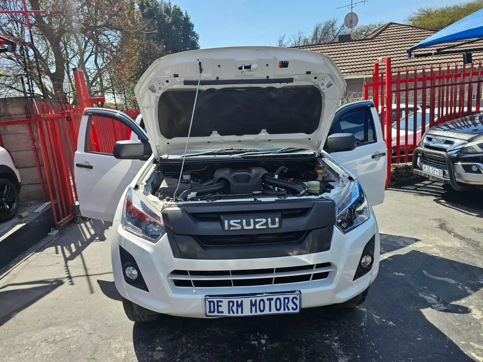 2021 Isuzu KB KB300 - Image 18