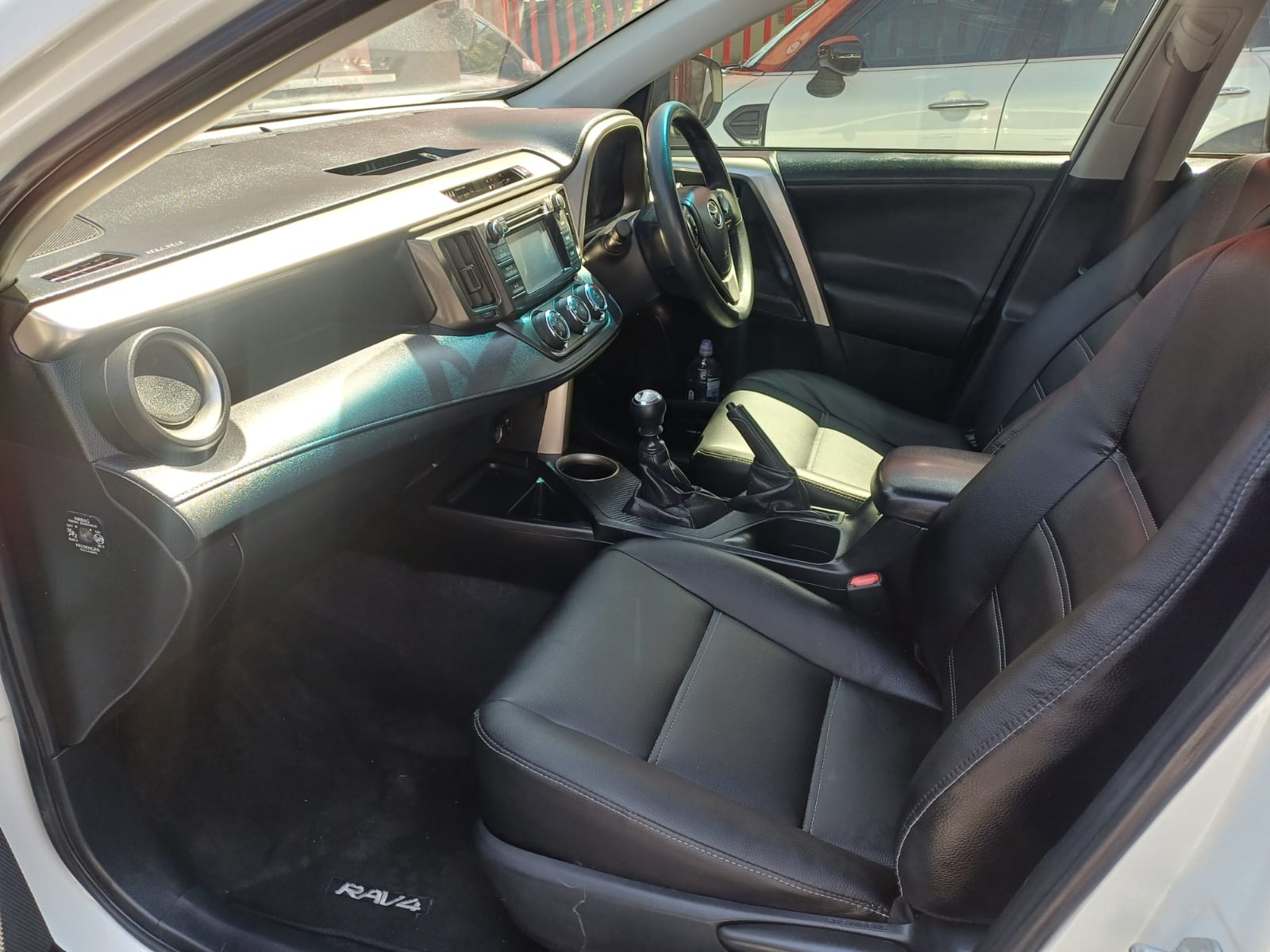 2015 Toyota RAV4 2.0GX - Image 11