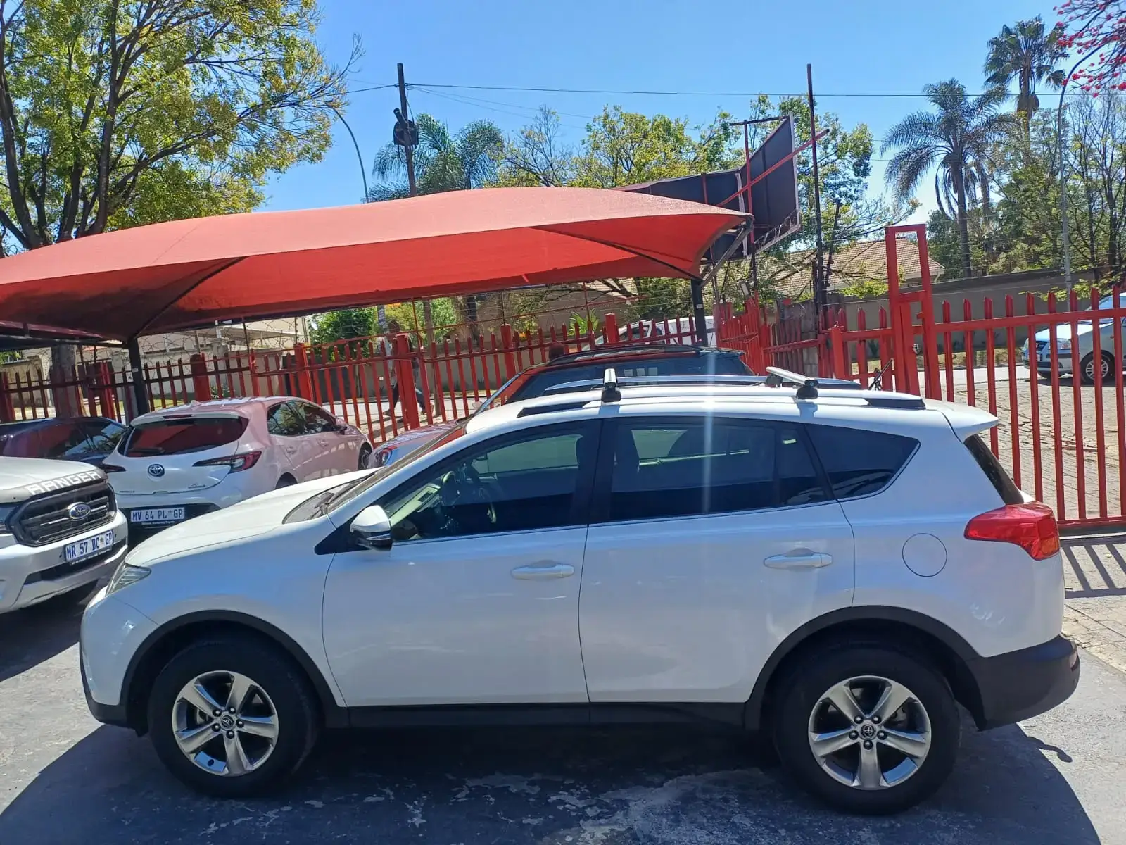 2015 Toyota RAV4 2.0GX - Image 5