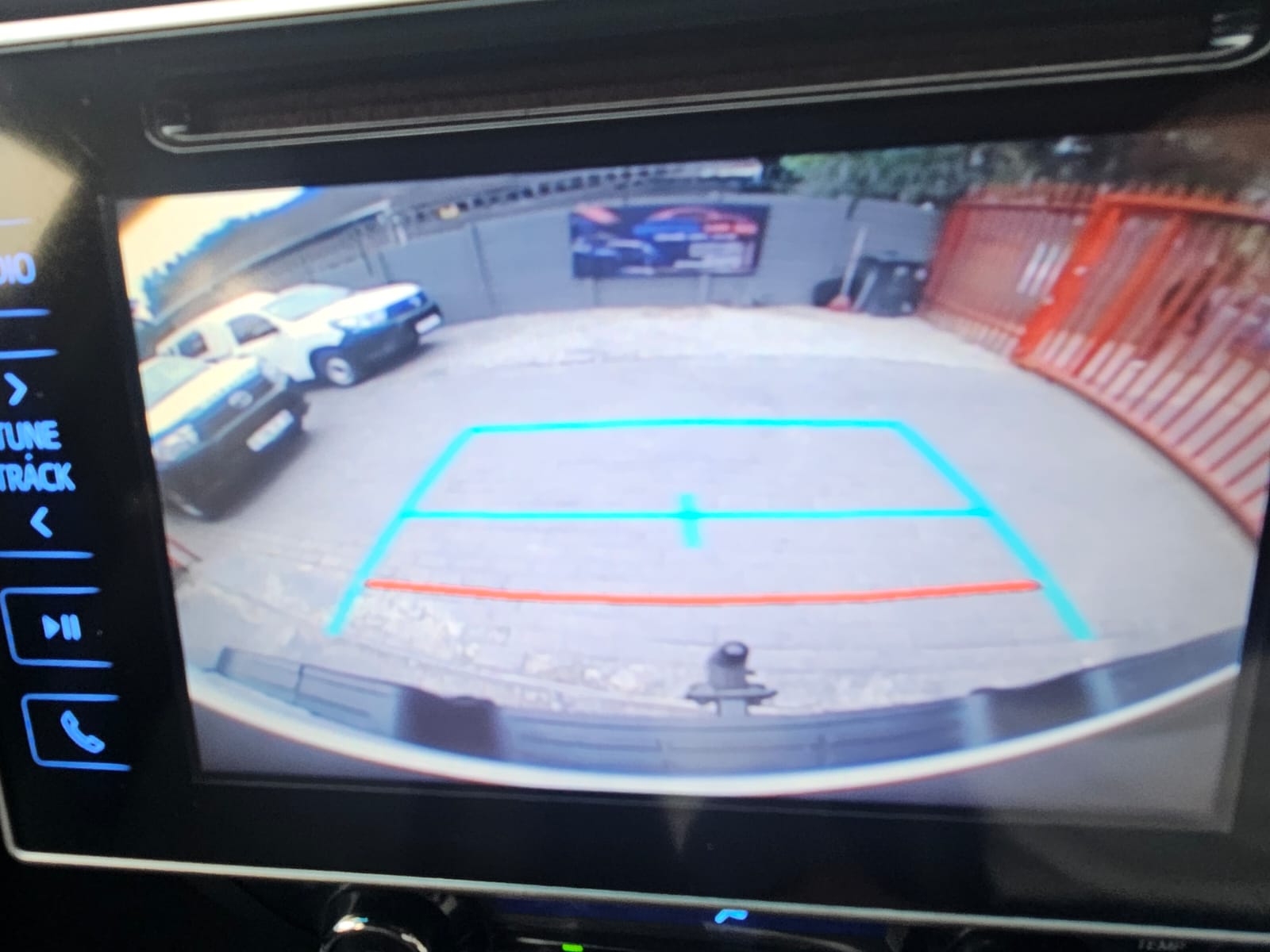 2017 Toyota Hilux 2.8GD-6 - Image 28