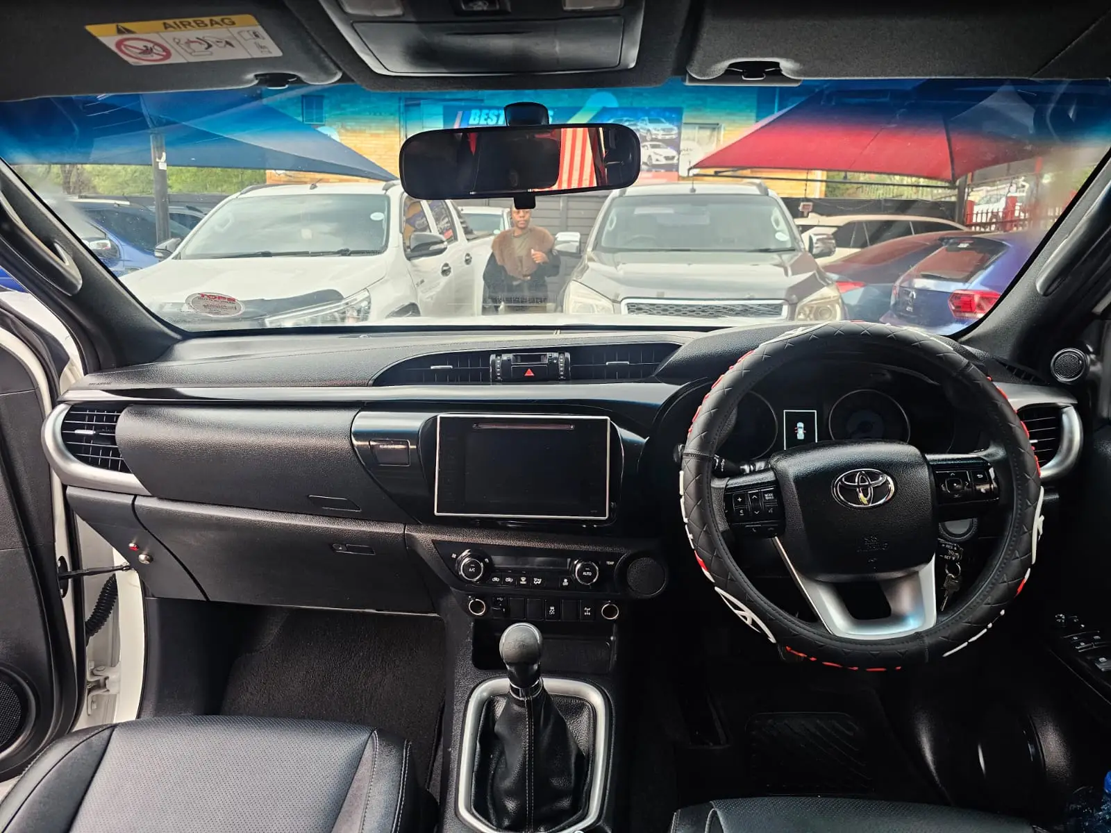 2017 Toyota Hilux 2.8GD-6 - Image 15
