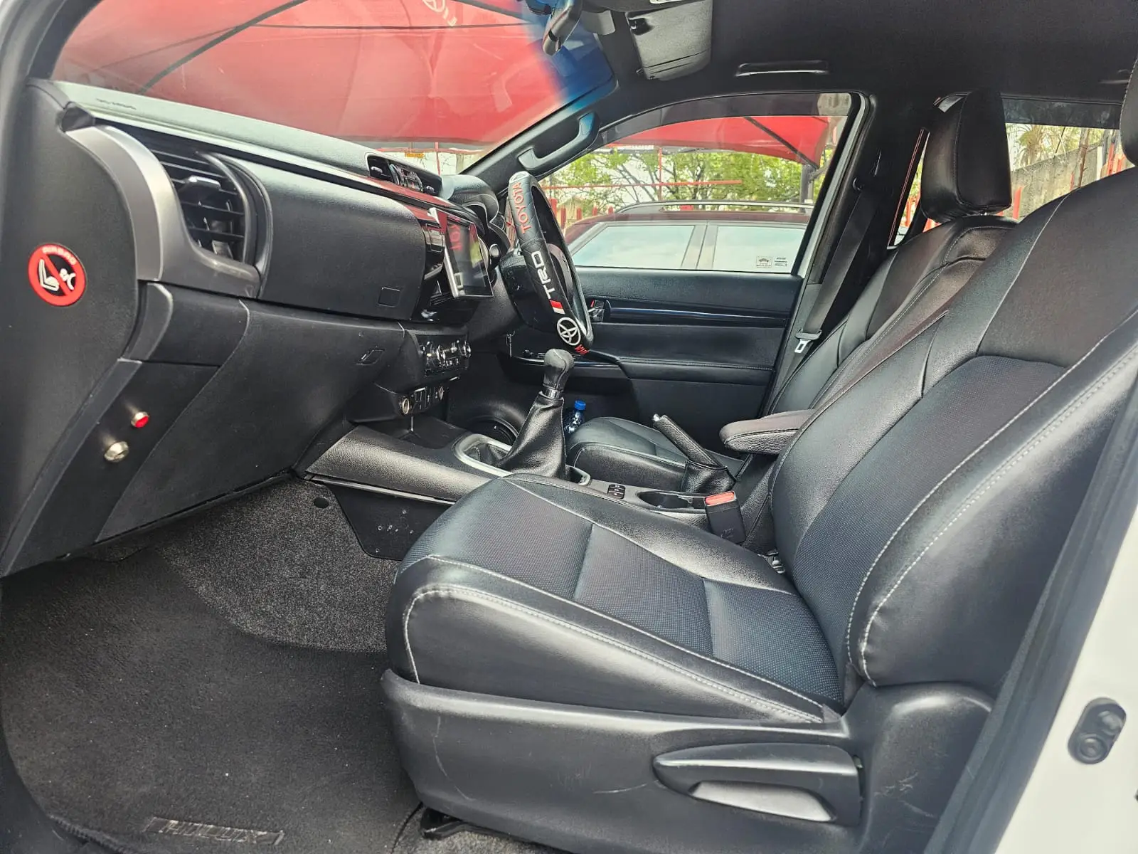 2017 Toyota Hilux 2.8GD-6 - Image 10