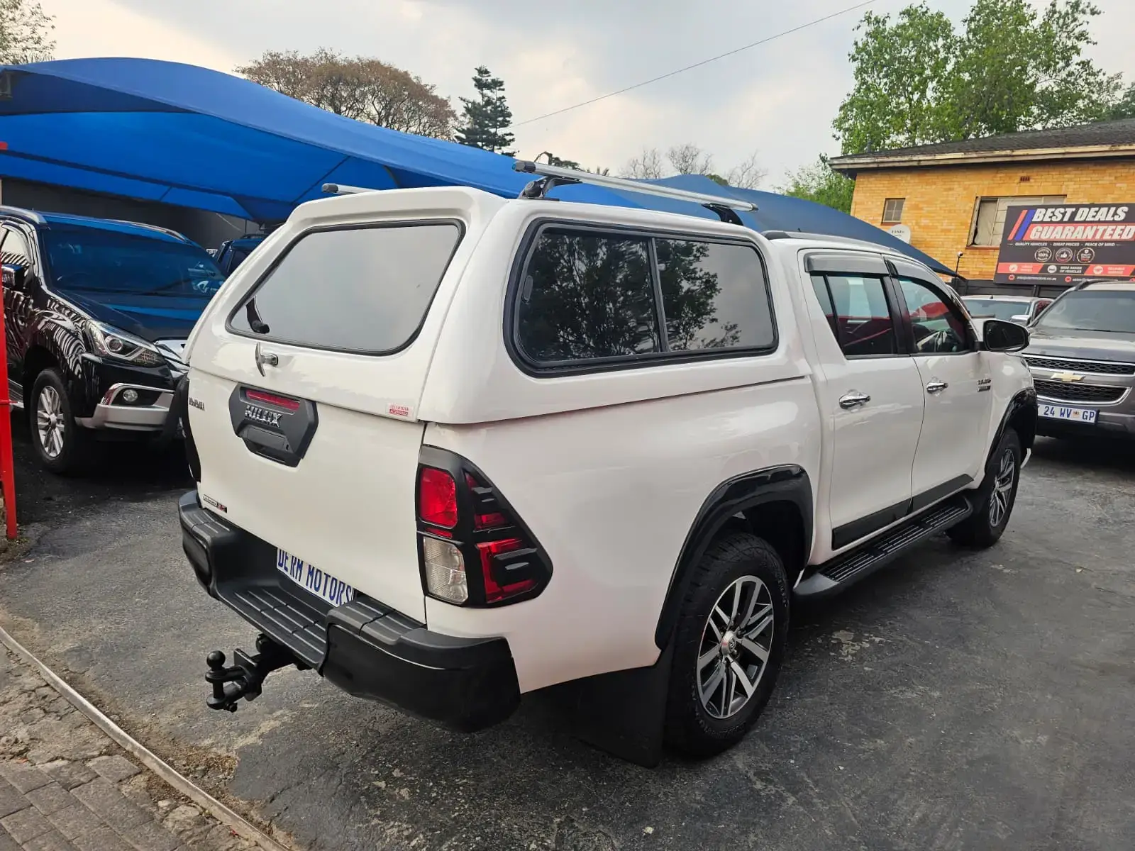 2017 Toyota Hilux 2.8GD-6 - Image 9