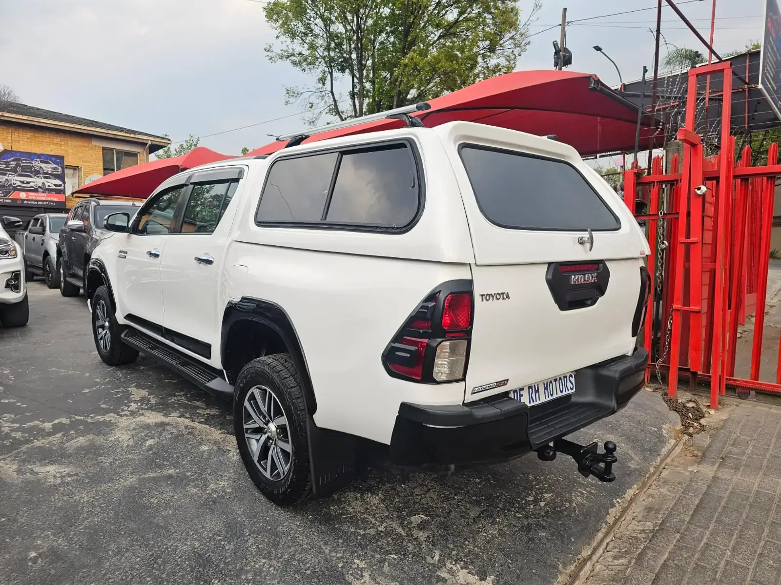 2017 Toyota Hilux 2.8GD-6 - Image 10