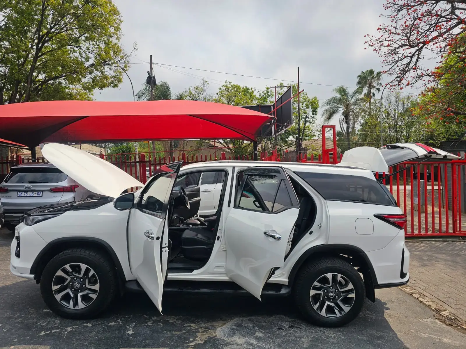 2025 Toyota Fortuner 2.4GD-6 4x4 - Image 23