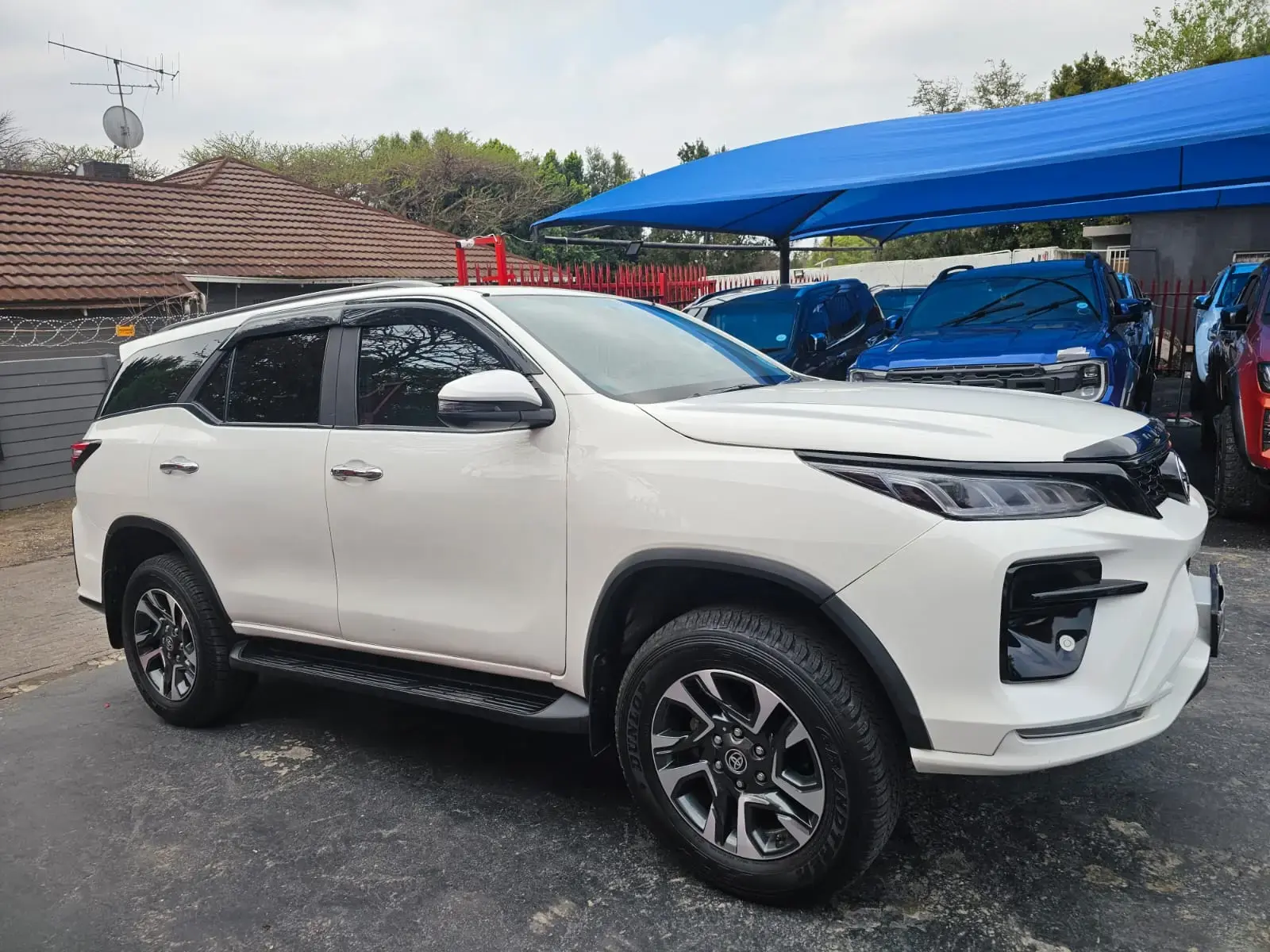 2025 Toyota Fortuner 2.4GD-6 4x4 - Image 6