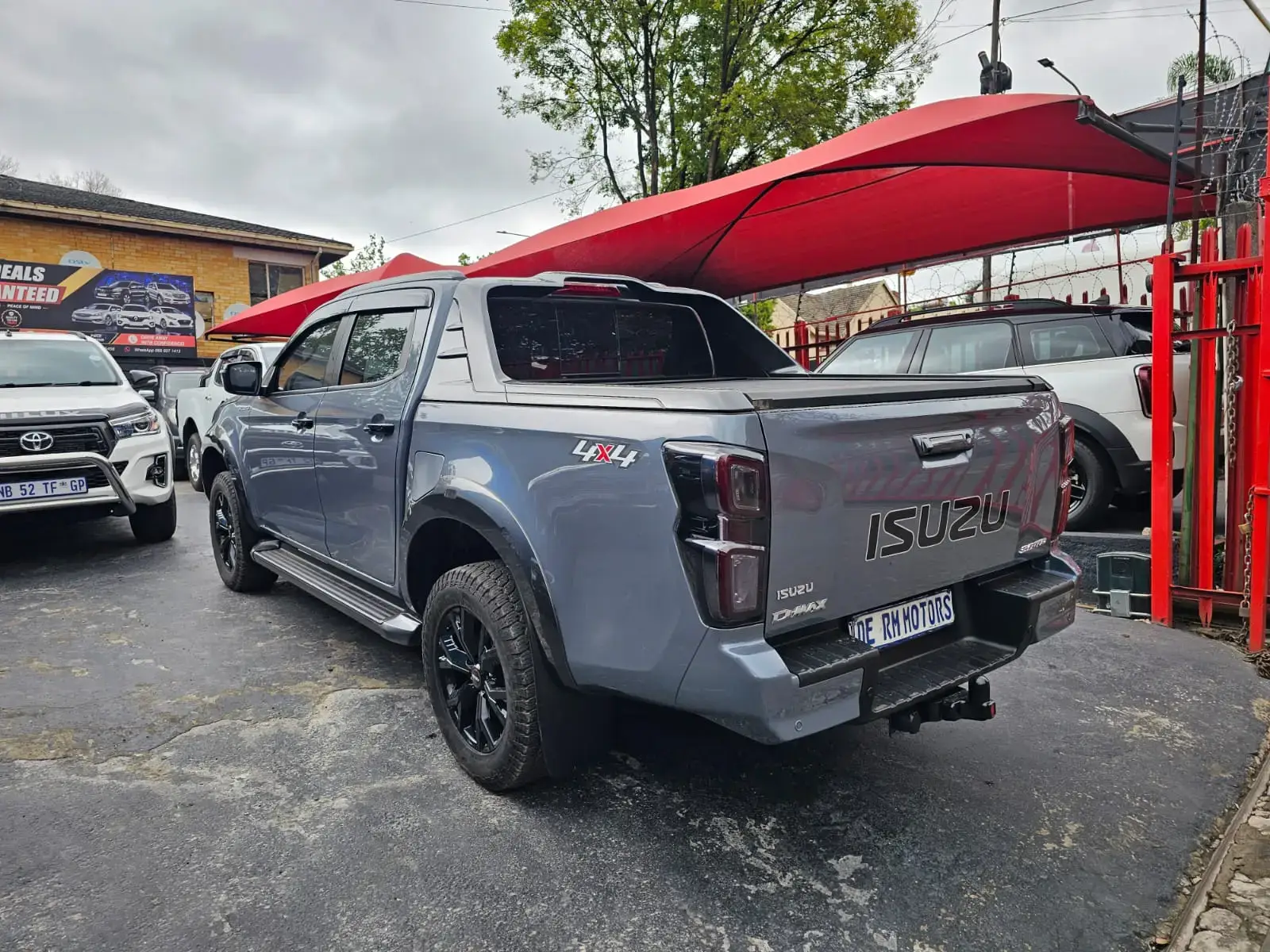 2025 Isuzu D-Max 3.0TD Double Cab V-Cross 4x4 - Image 11