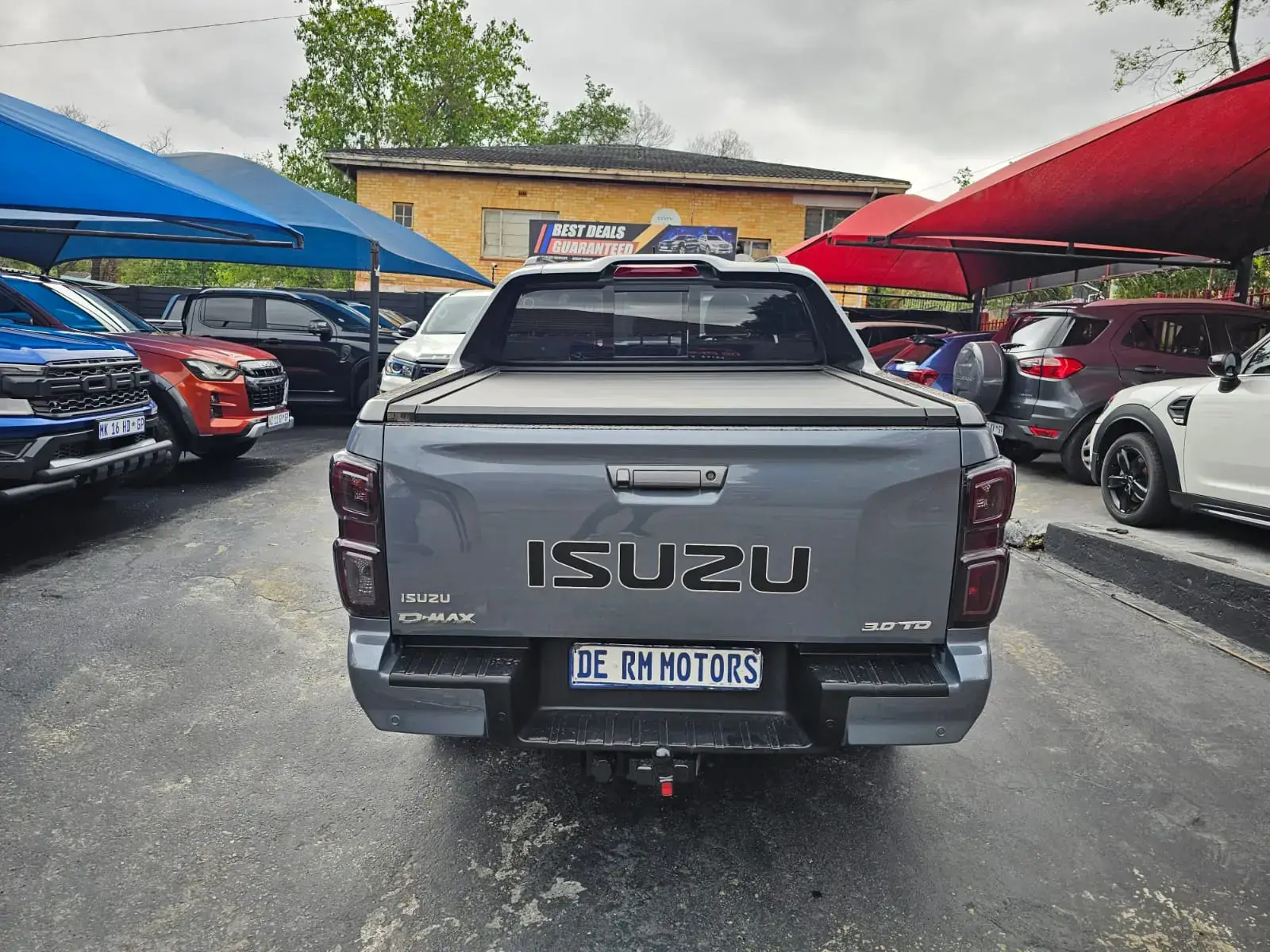 2025 Isuzu D-Max 3.0TD Double Cab V-Cross 4x4 - Image 5