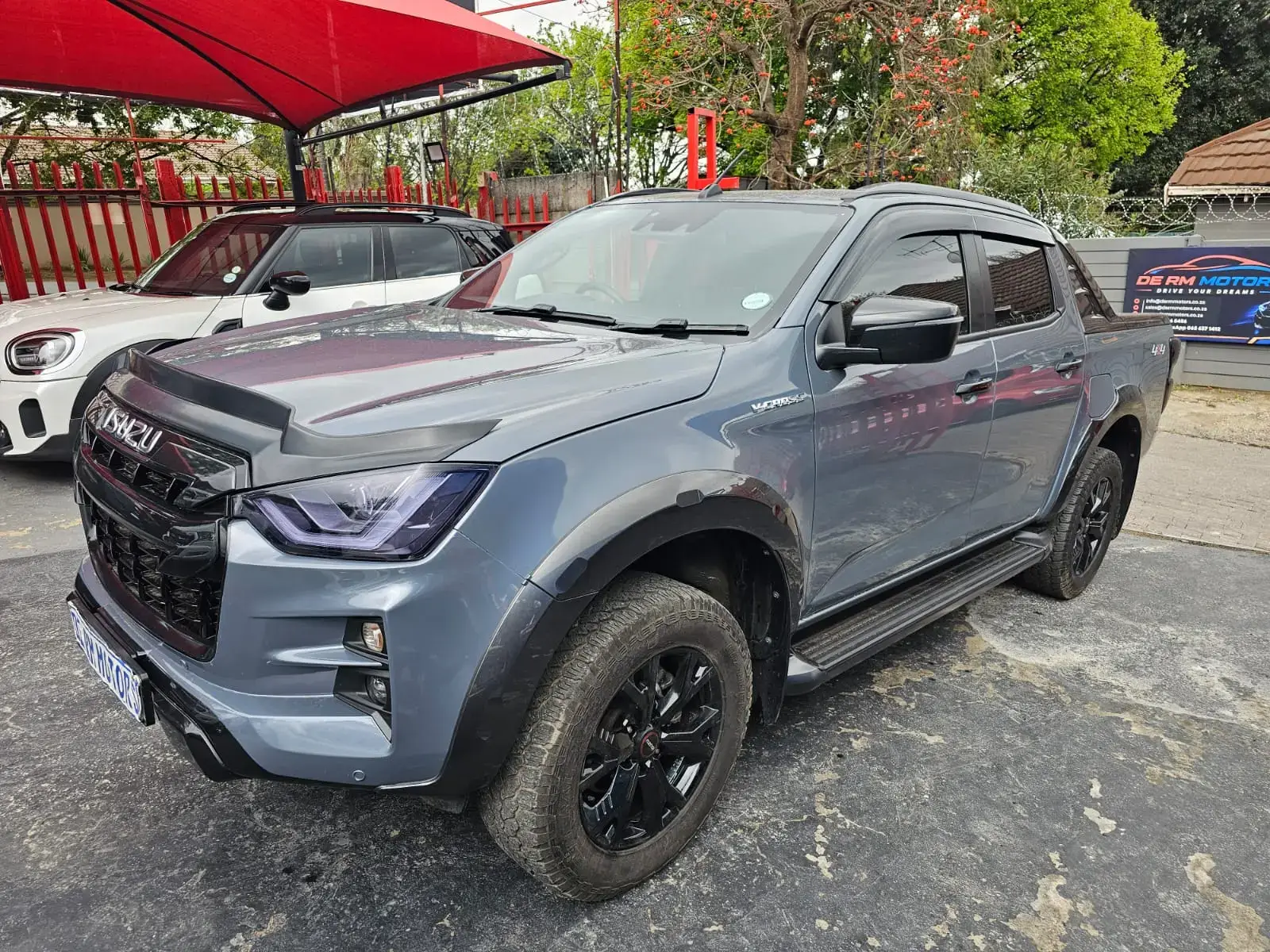 2025 Isuzu D-Max 3.0TD Double Cab V-Cross 4x4 - Image 5