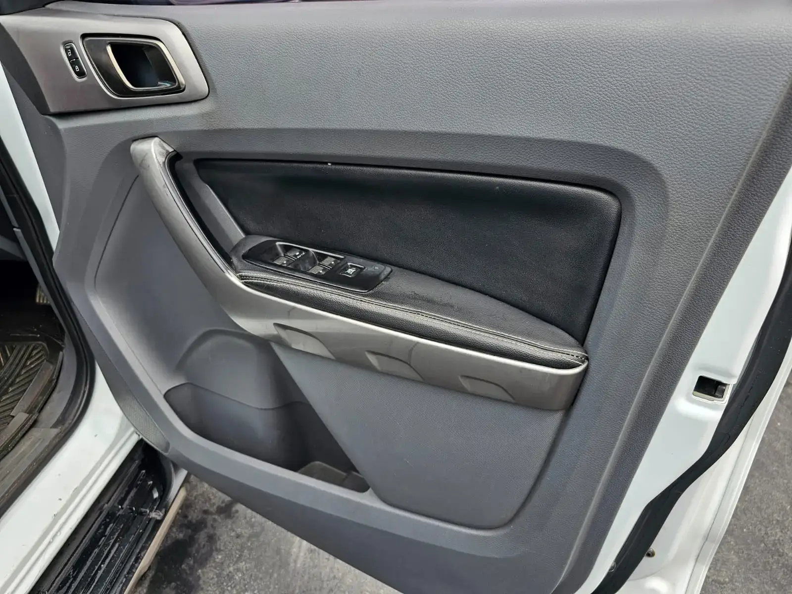2017 Ford Ranger 2.2TDCi Hi-Rider XLT Auto - Image 16