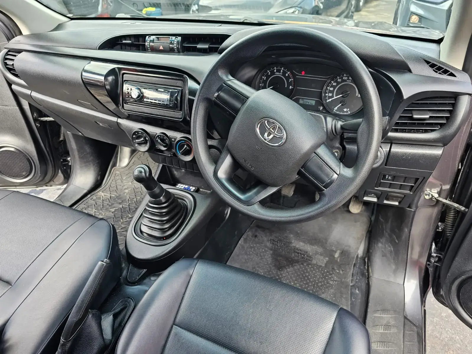 2019 Toyota Hilux 2.0 (Aircon) - Image 14