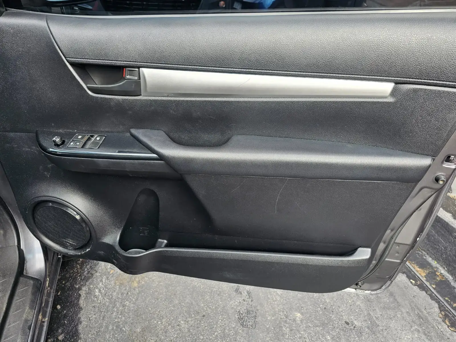 2019 Toyota Hilux 2.0 (Aircon) - Image 15