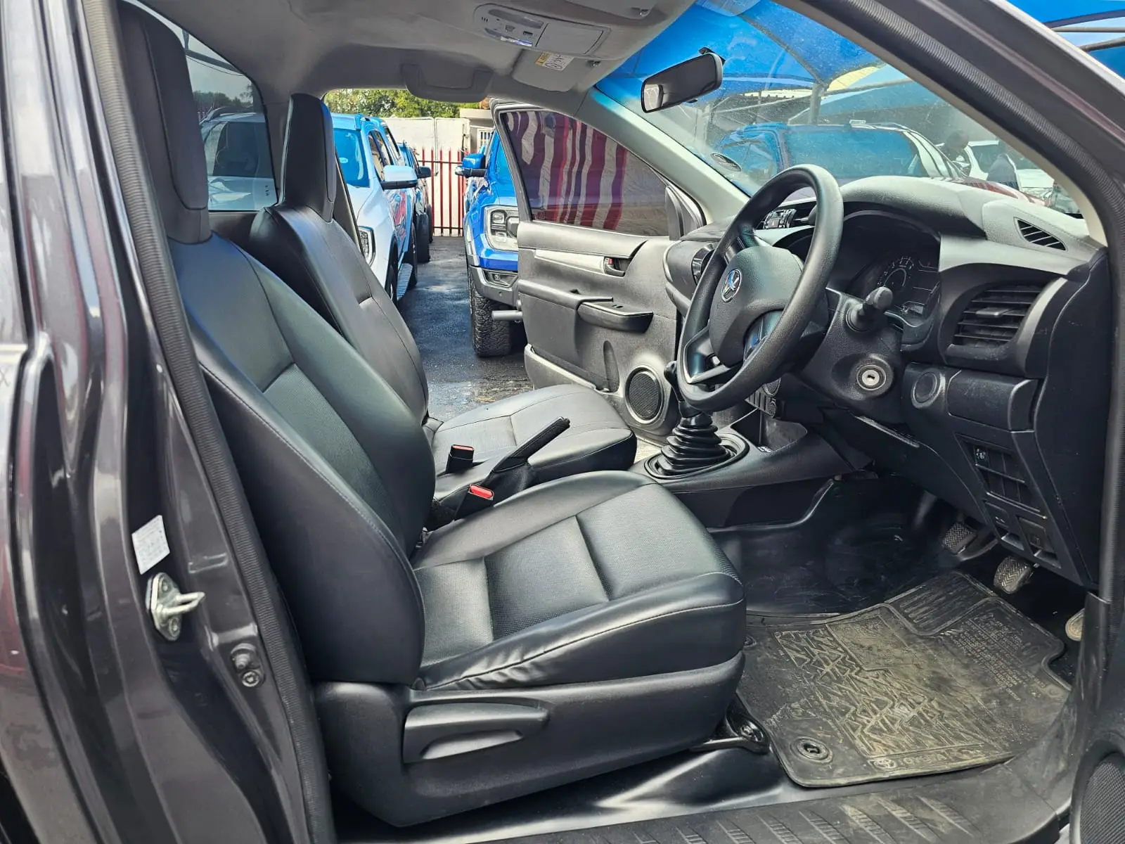2019 Toyota Hilux 2.0 (Aircon) - Image 12