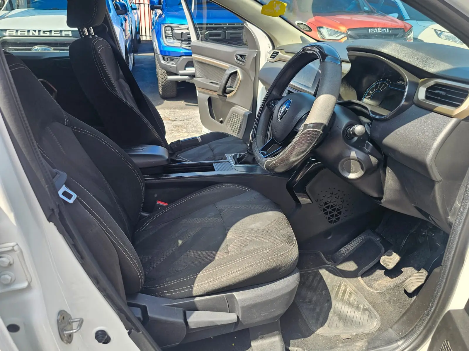 2022 Renault Kiger 1.0 Turbo Intens Auto - Image 17