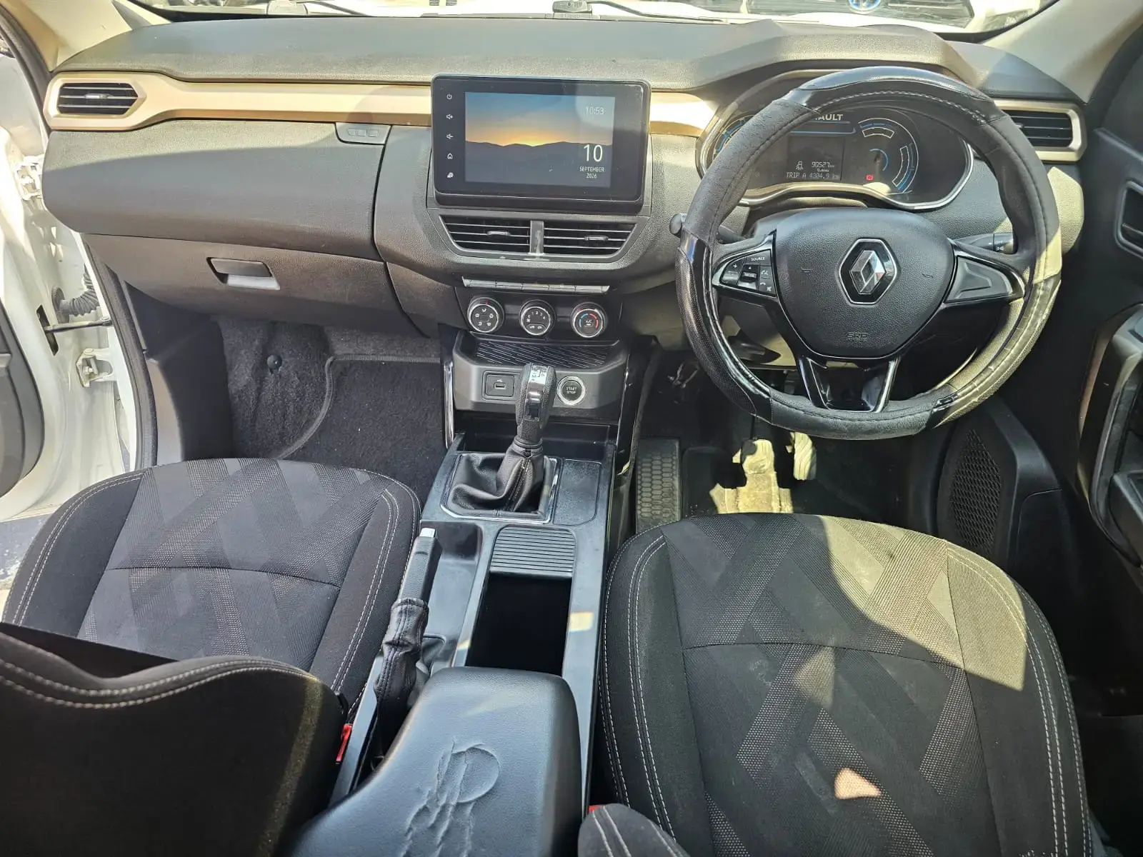 2022 Renault Kiger 1.0 Turbo Intens Auto - Image 17