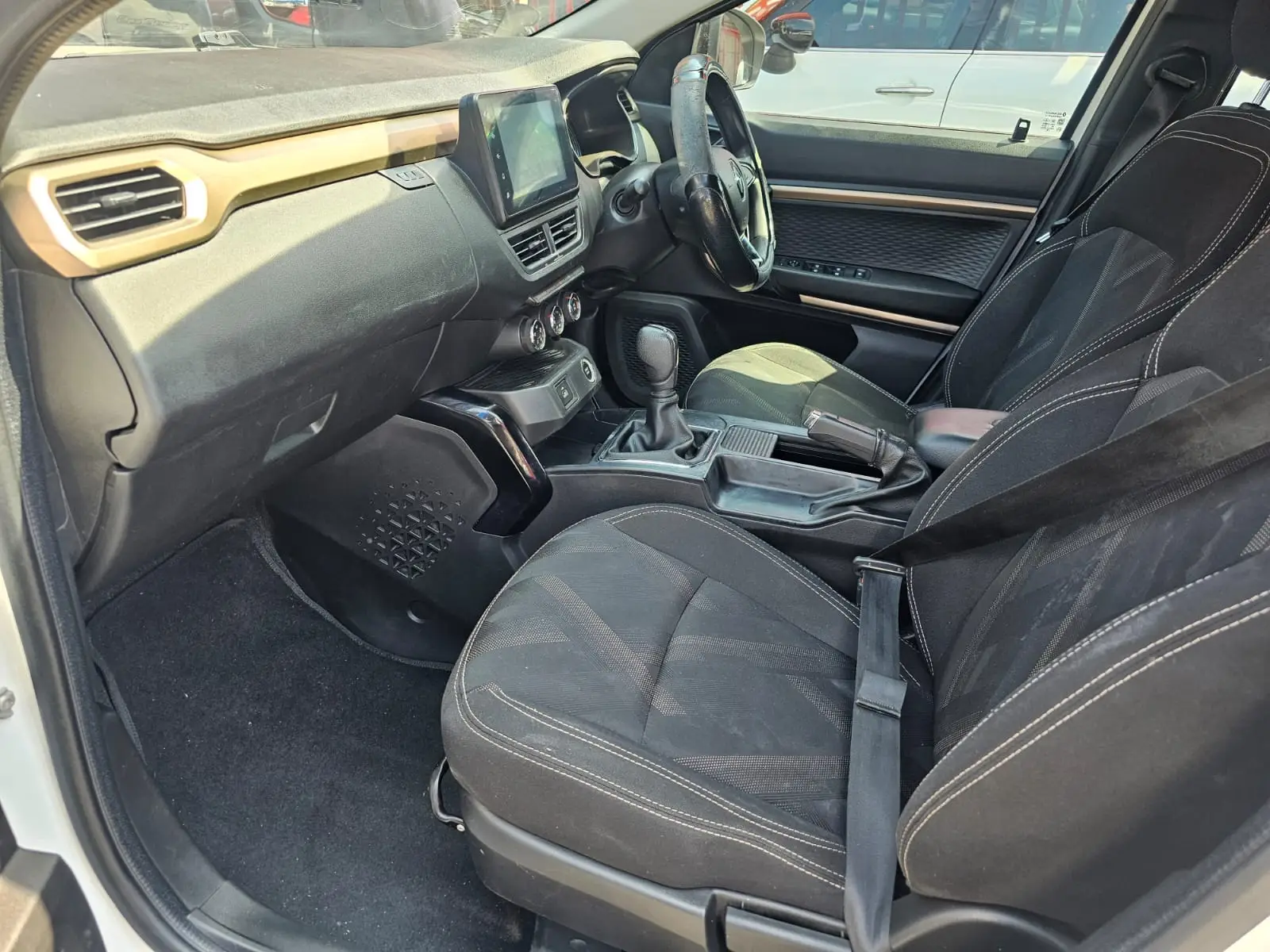 2022 Renault Kiger 1.0 Turbo Intens Auto - Image 14