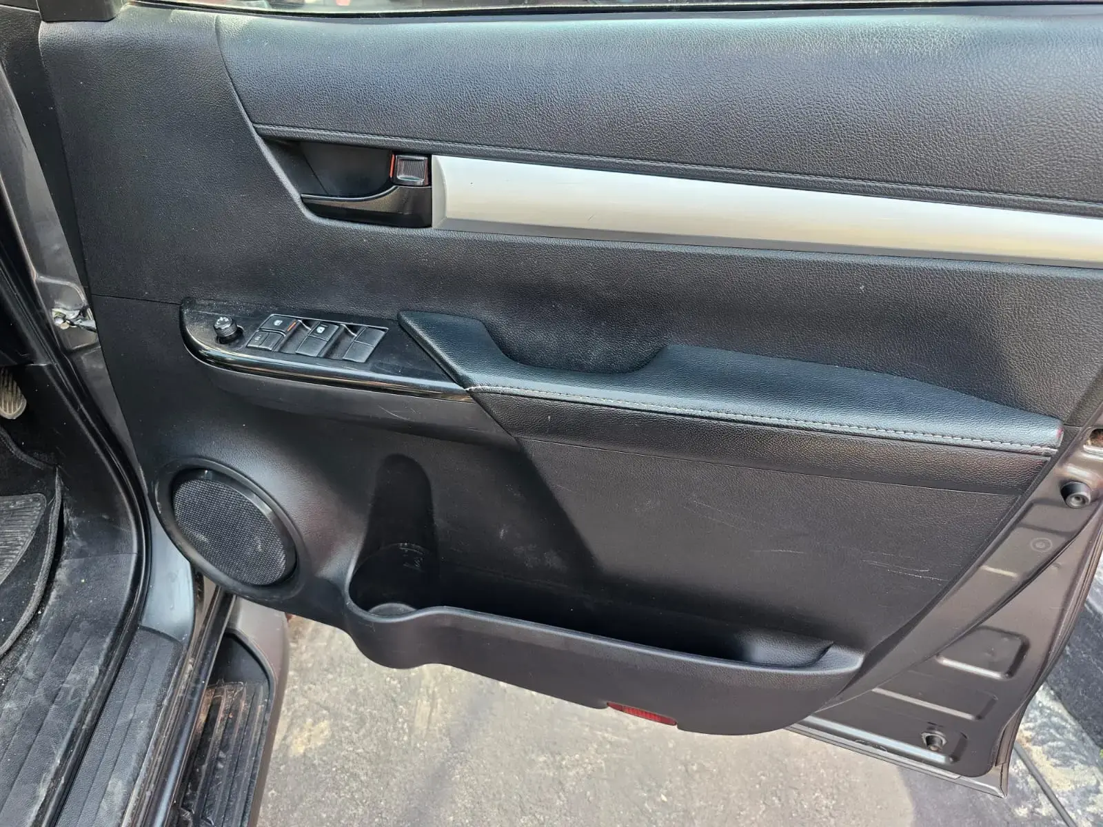 2022 Toyota Hilux 2.4GD-6 Double Cab Raider - Image 17