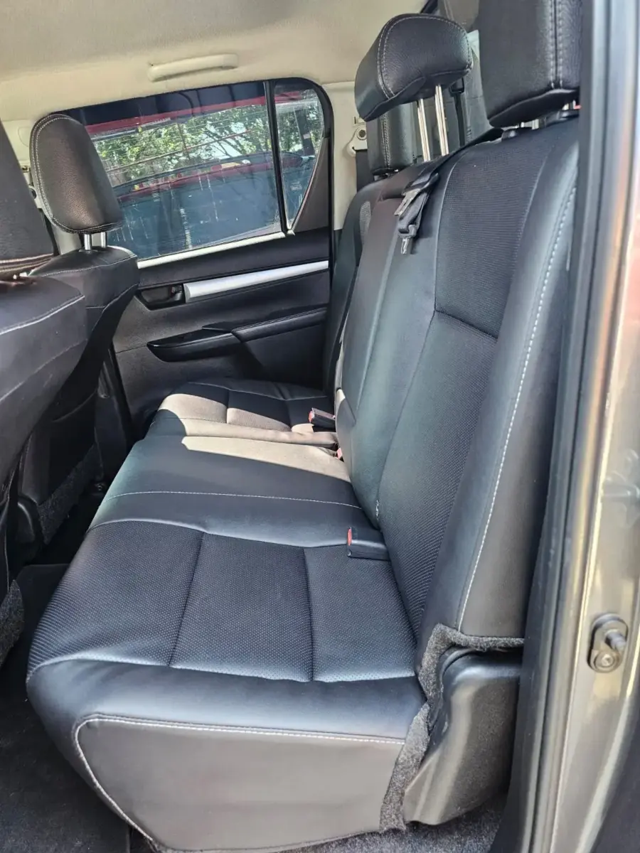 2022 Toyota Hilux 2.4GD-6 Double Cab Raider - Image 11