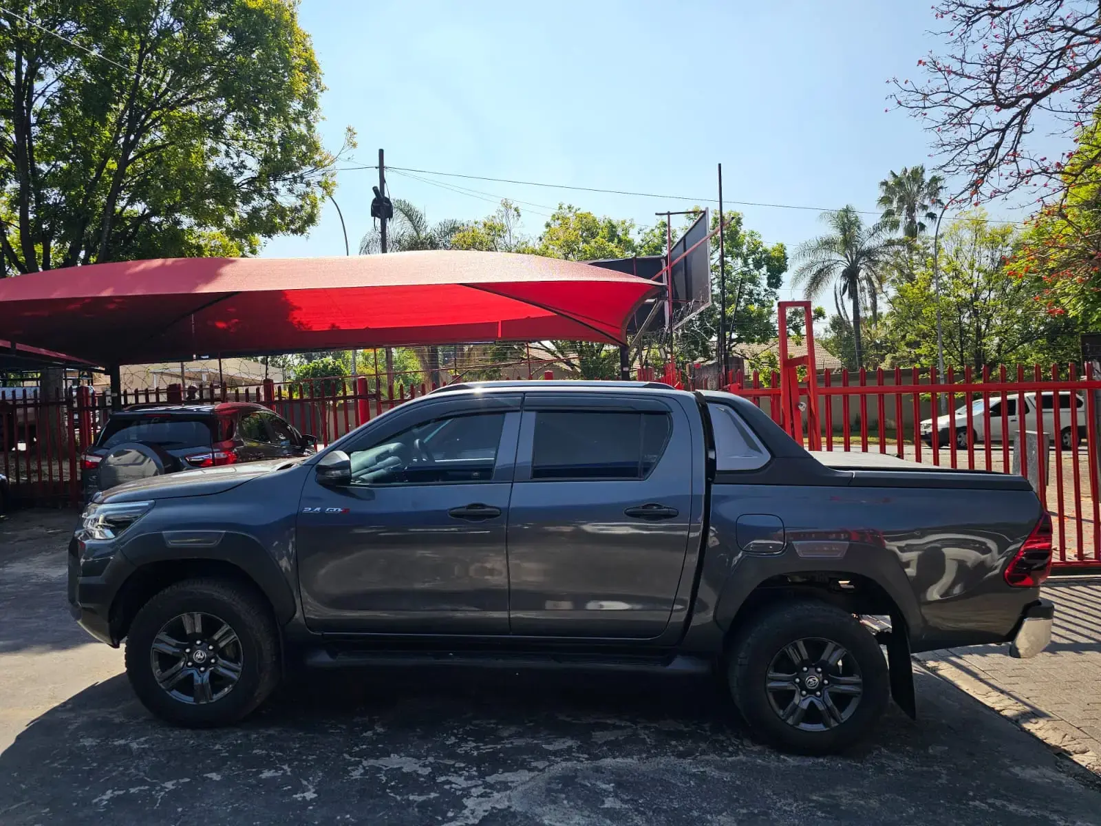 2022 Toyota Hilux 2.4GD-6 Double Cab Raider - Image 5