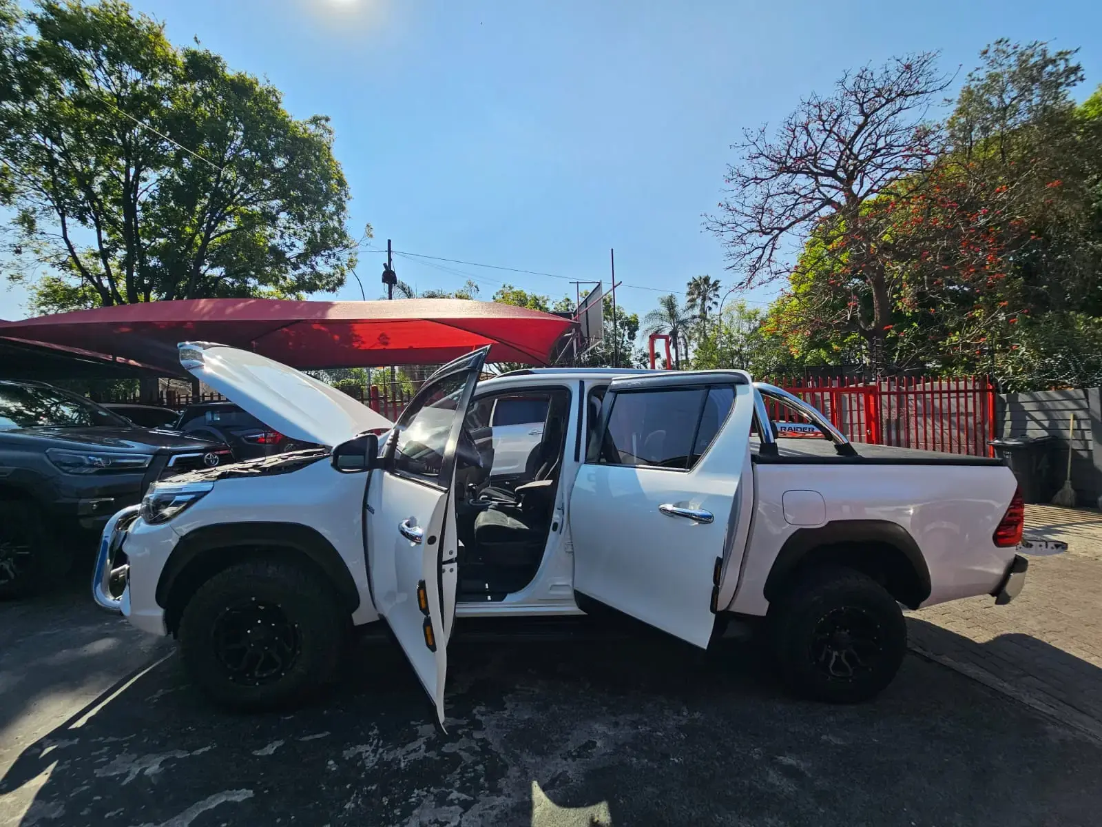2016 Toyota Hilux 2.8GD-6 Double Cab Raider auto - Image 18