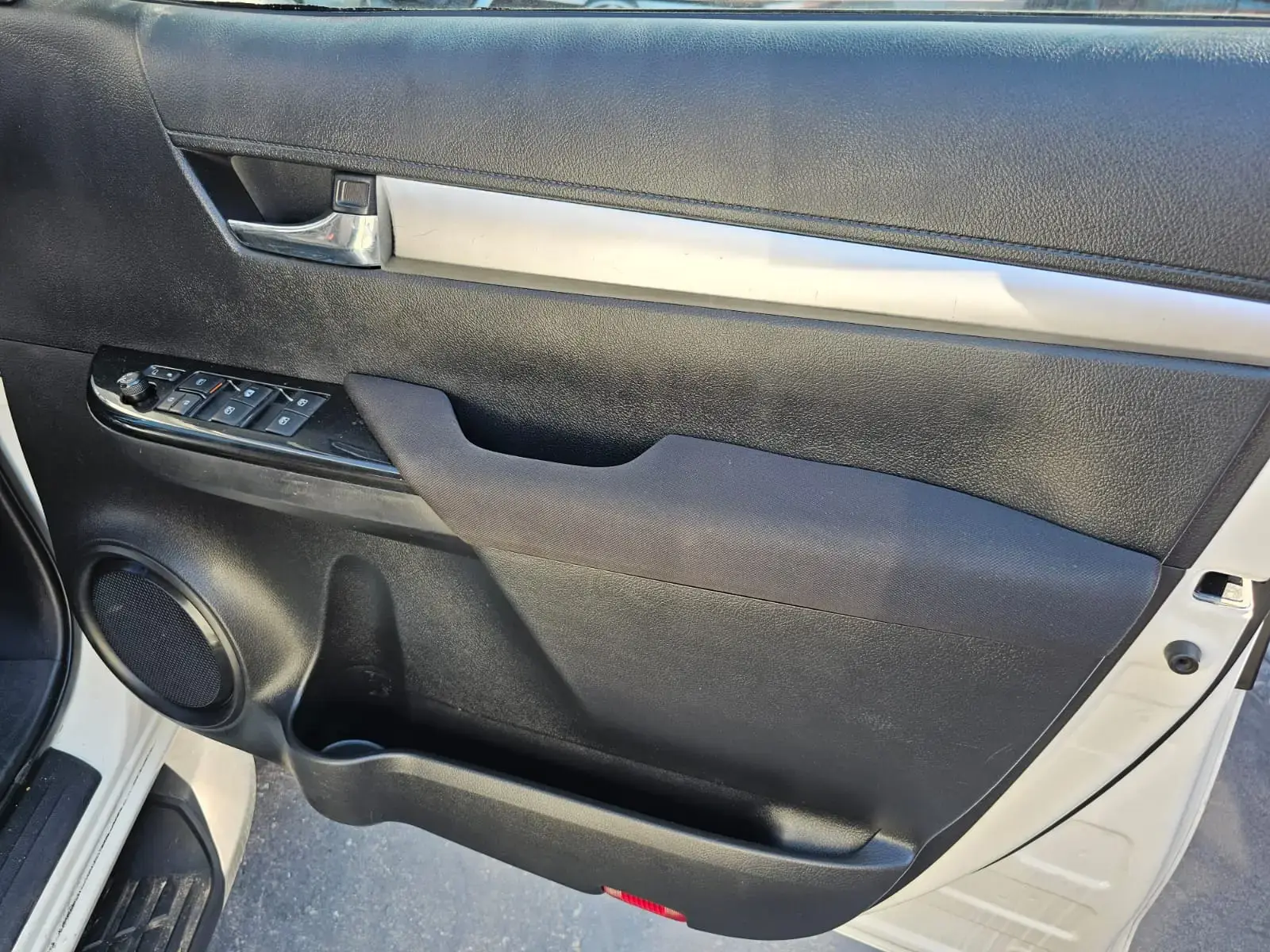 2016 Toyota Hilux 2.8GD-6 Double Cab Raider auto - Image 13