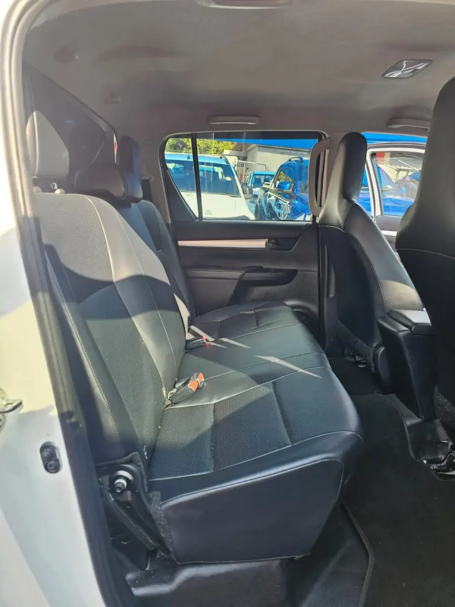 2025 Toyota Hilux 2.4GD-6 Double Cab Raider - Image 11