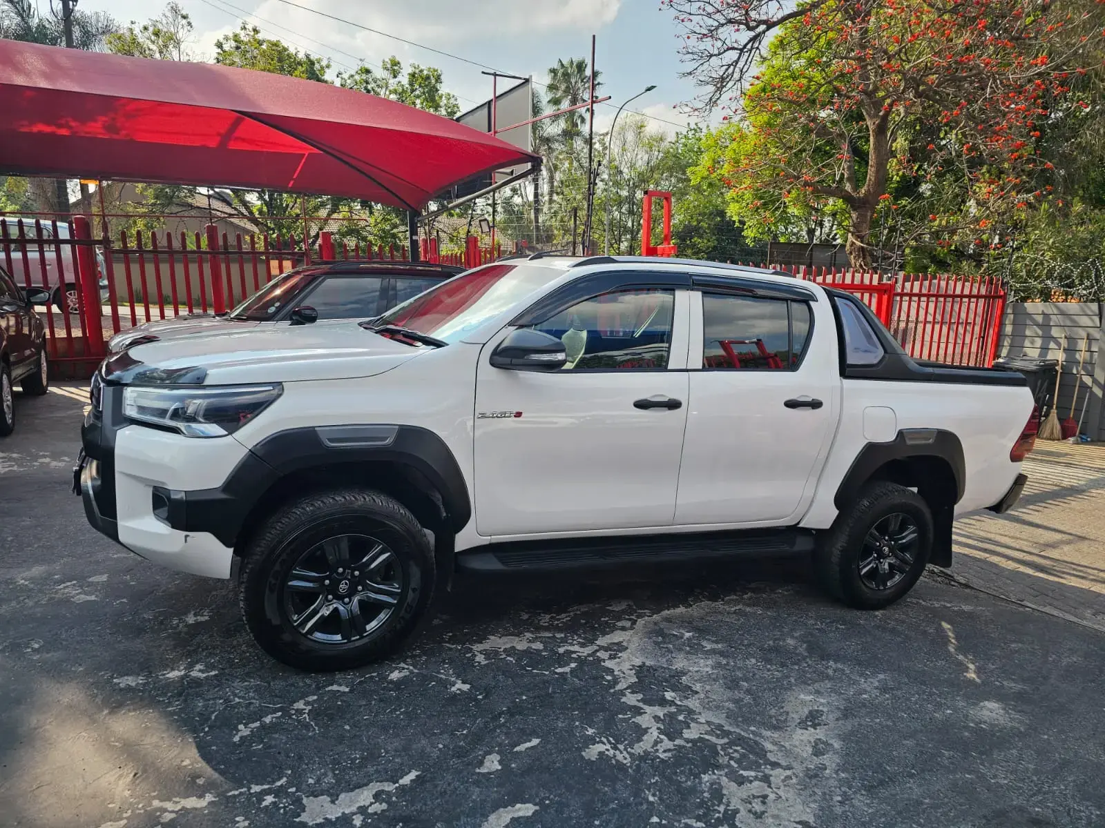 2025 Toyota Hilux 2.4GD-6 Double Cab Raider - Image 5