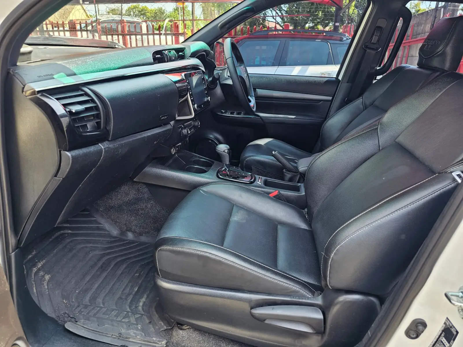 2026 Toyota Hilux 2.8GD-6 Double Cab Legend 55 - Image 13