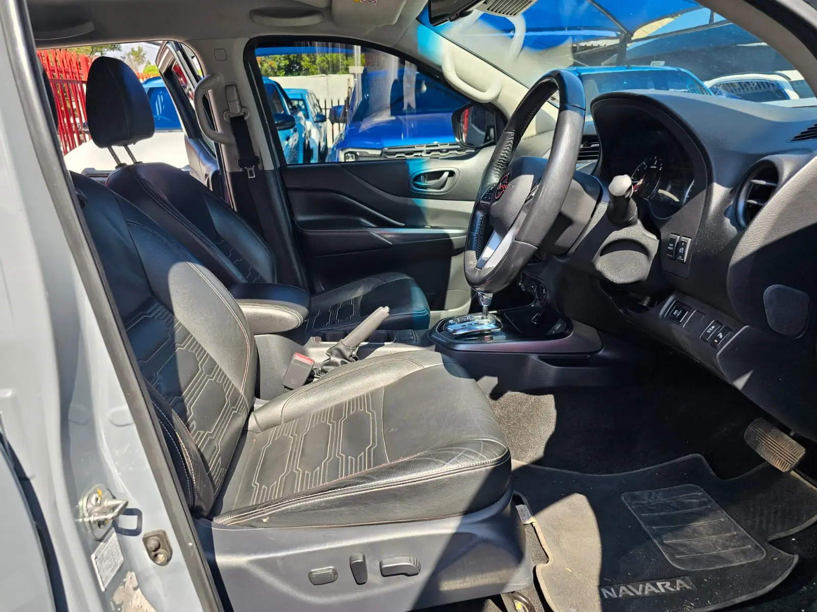 2023 Nissan Navara 2.5DDTi Double Cab PRO-4X 4x4 - Image 13