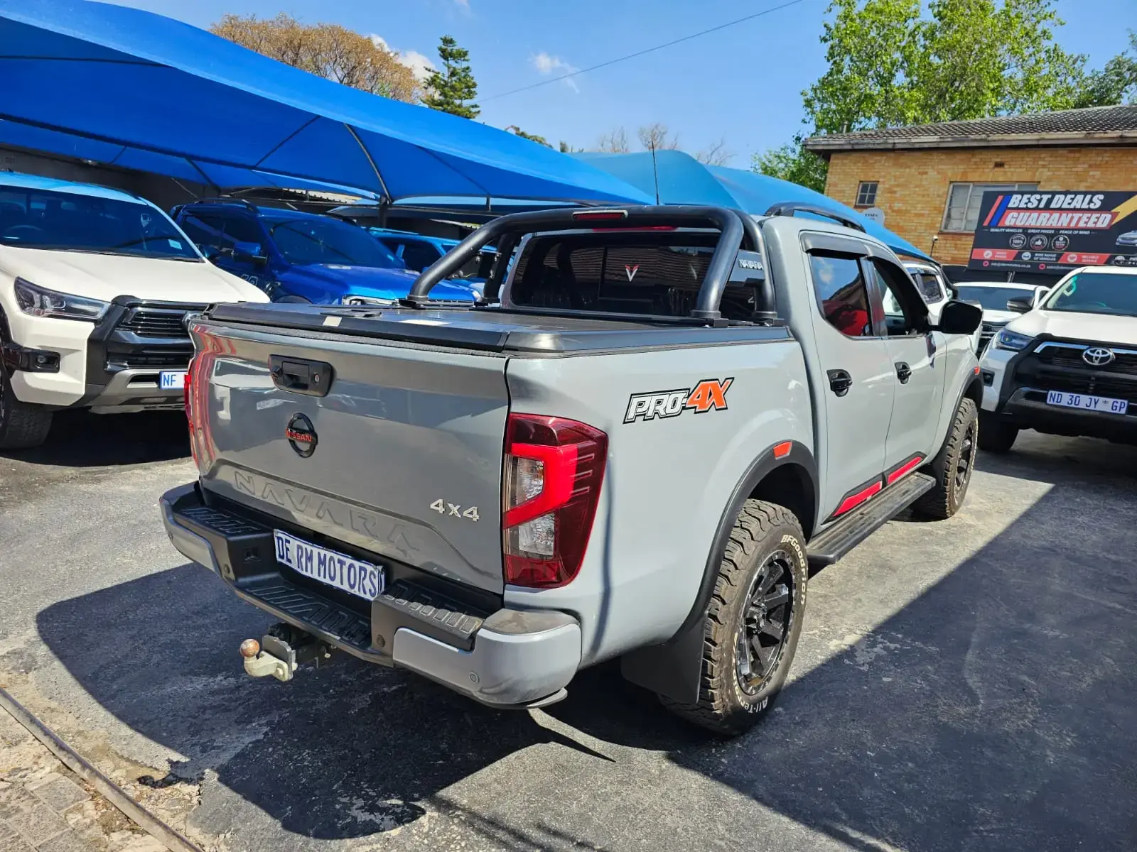 2023 Nissan Navara 2.5DDTi Double Cab PRO-4X 4x4 - Image 8