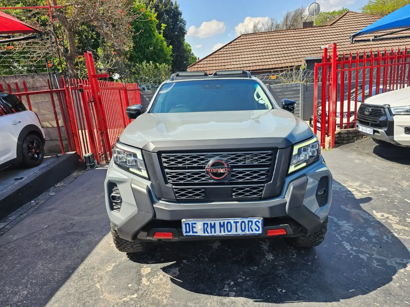 2023 Nissan Navara 2.5DDTi Double Cab PRO-4X 4x4 - Image 1