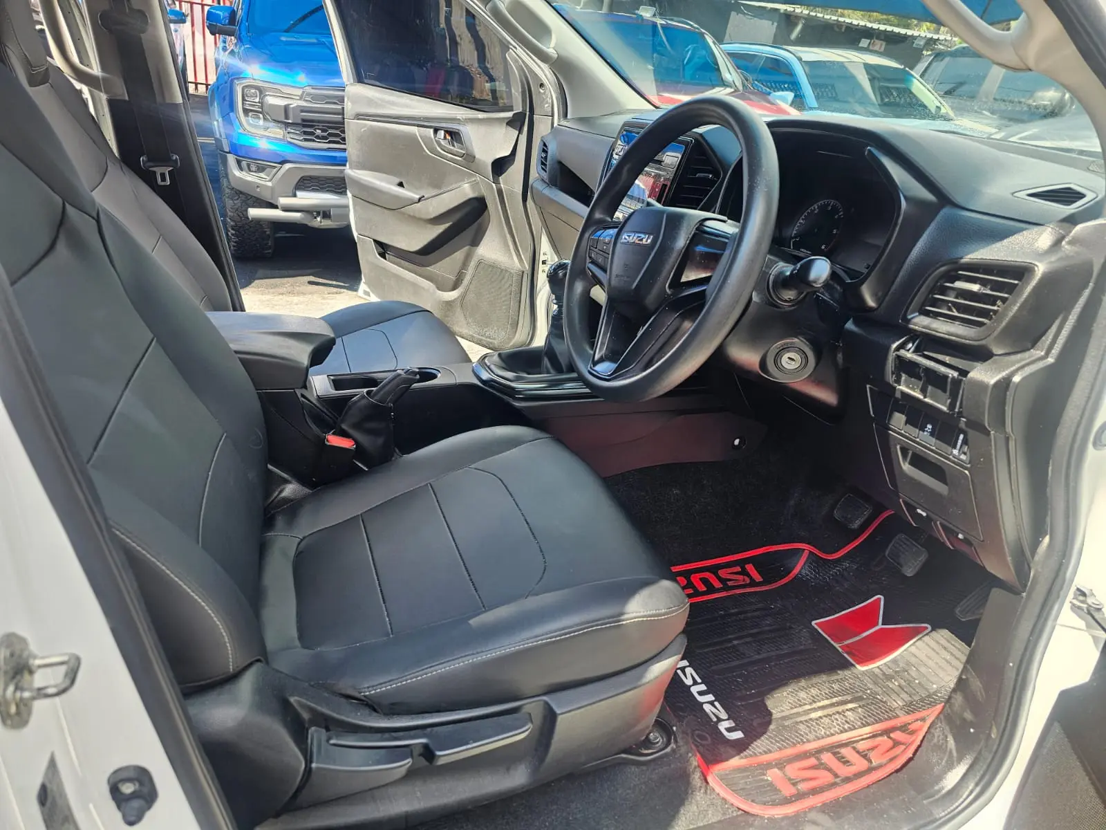2024 Isuzu D-Max 1.9TD Double Cab L 4x4 Manual - Image 18
