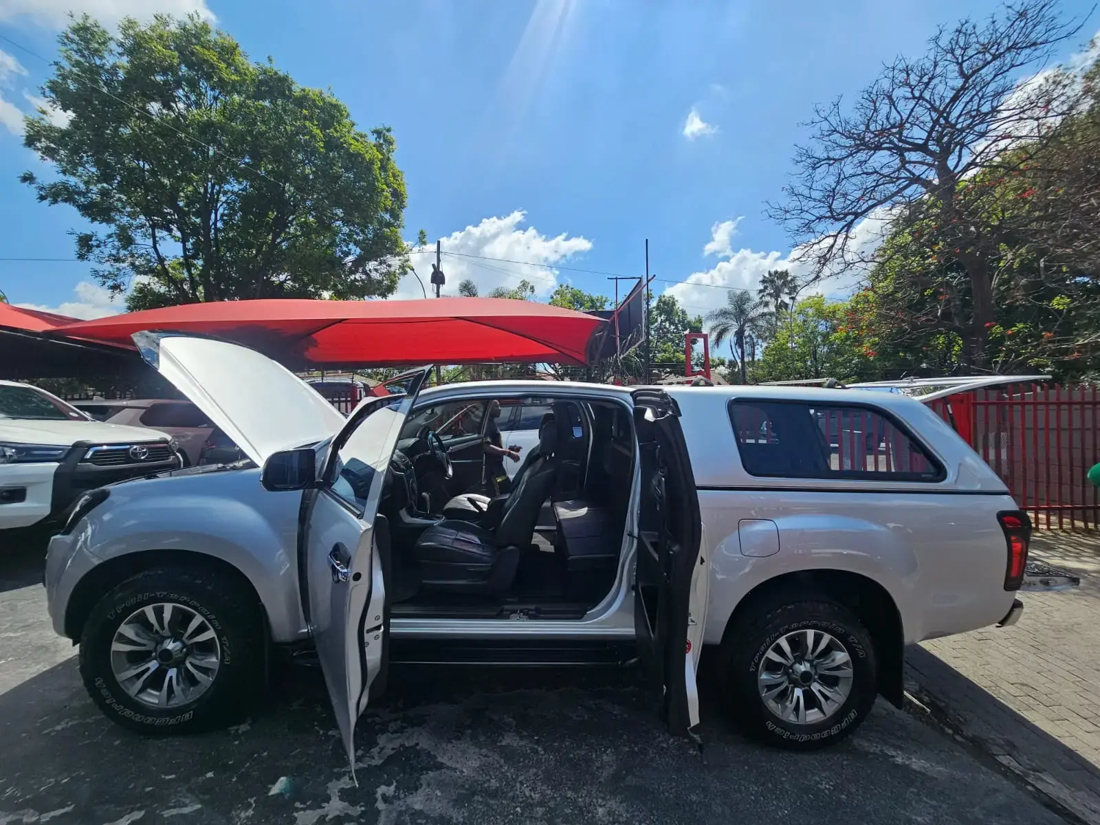 2015 Isuzu KB 300D-Teq Extended Cab LX Auto - Image 27