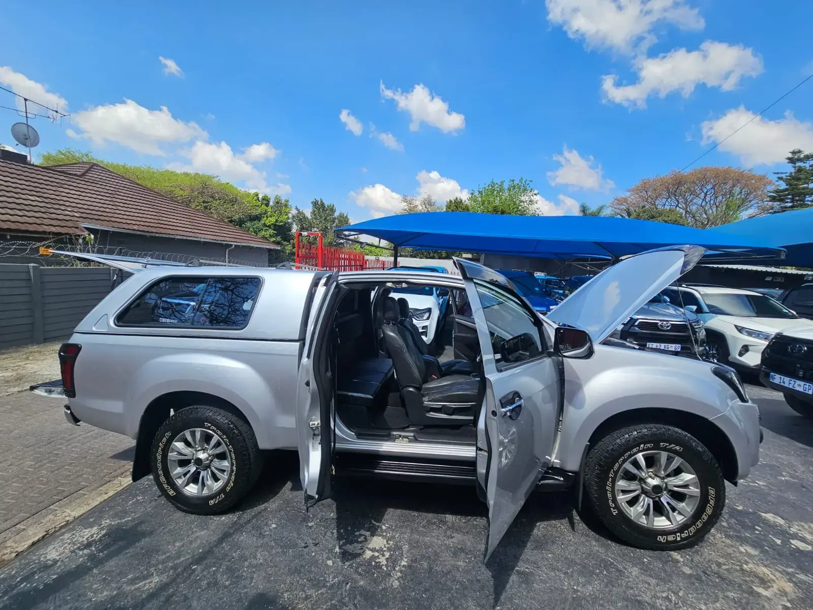 2015 Isuzu KB 300D-Teq Extended Cab LX Auto - Image 23